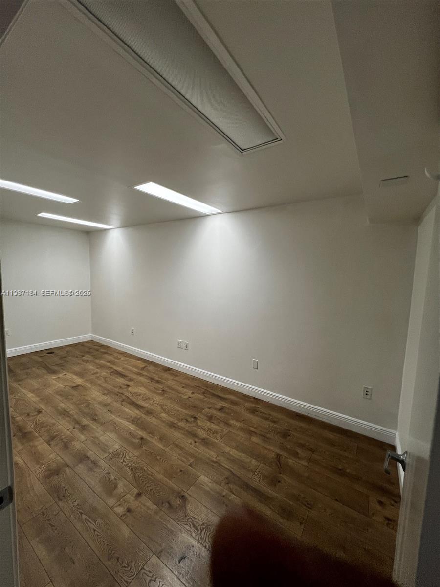   /   кв.футов $ 2026-03-21 0 Фото