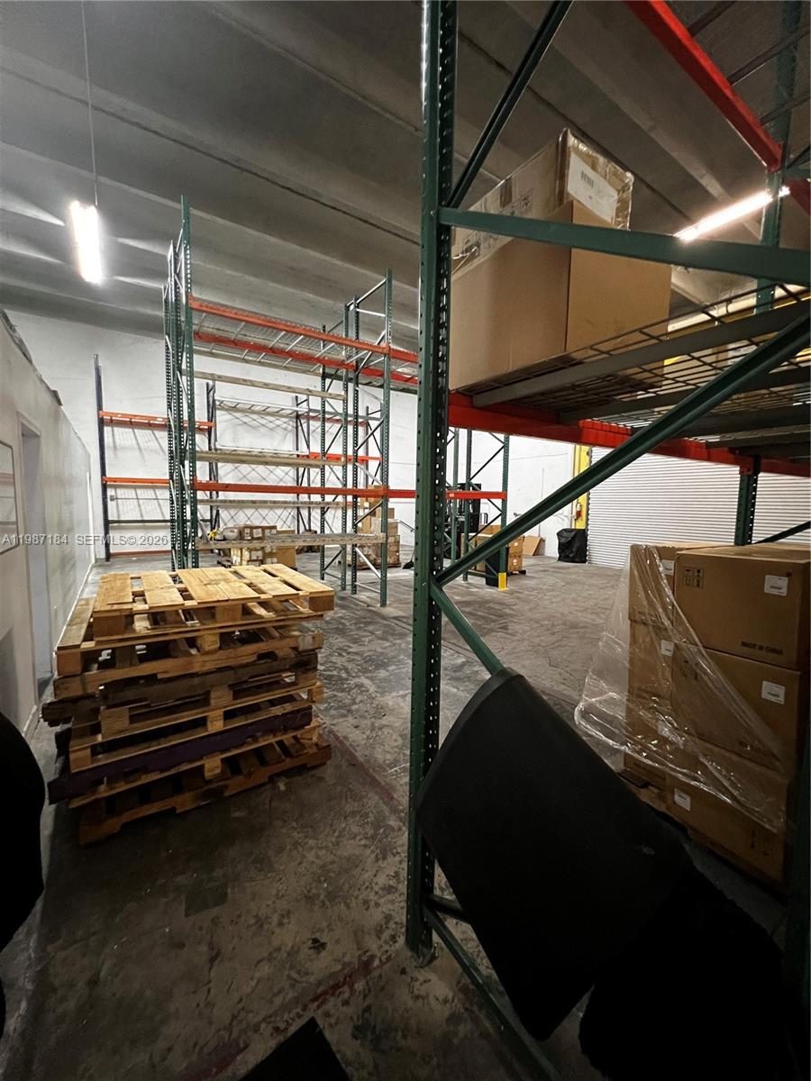   /   кв.футов $ 2026-03-21 0 Фото