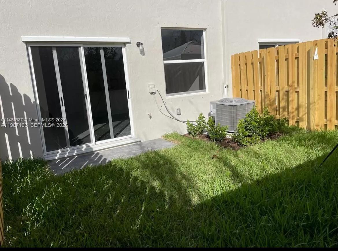 1718 3 / 3 1545 sq. ft. $ 2026-03-22 0 Photo