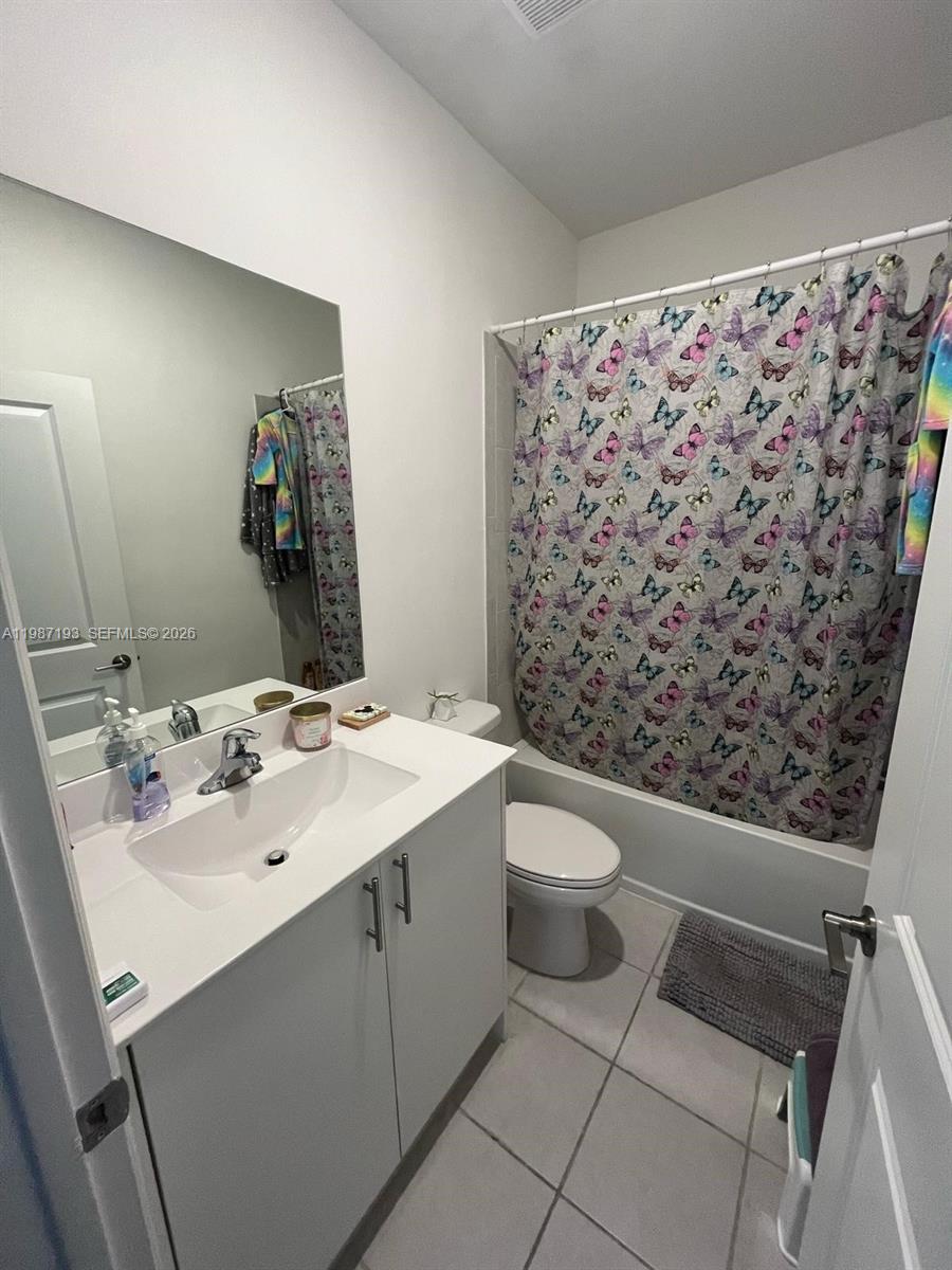 1718 3 / 3 1545 sq. ft. $ 2026-03-22 0 Photo