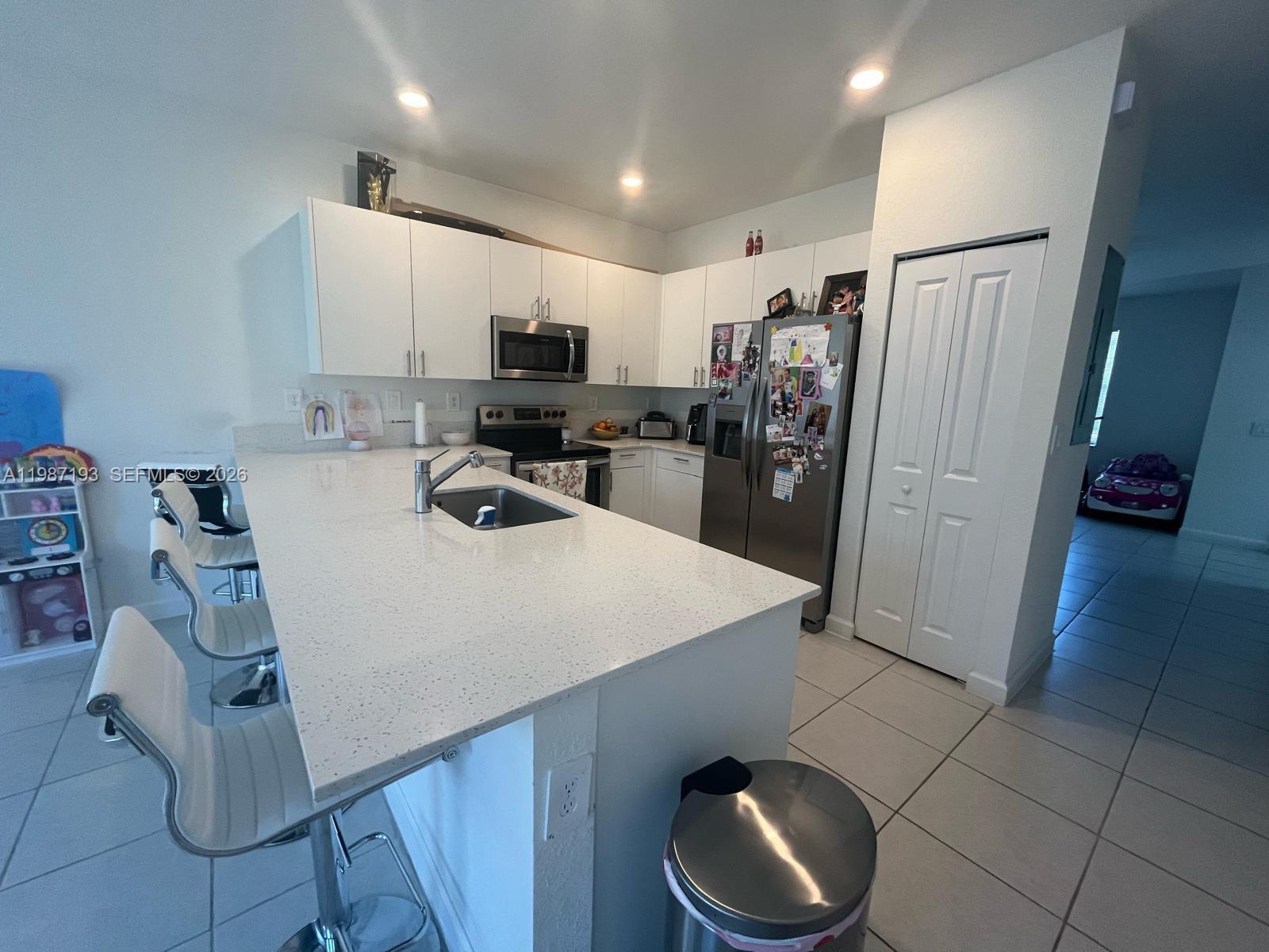 1718 3 / 3 1545 sq. ft. $ 2026-03-22 0 Photo