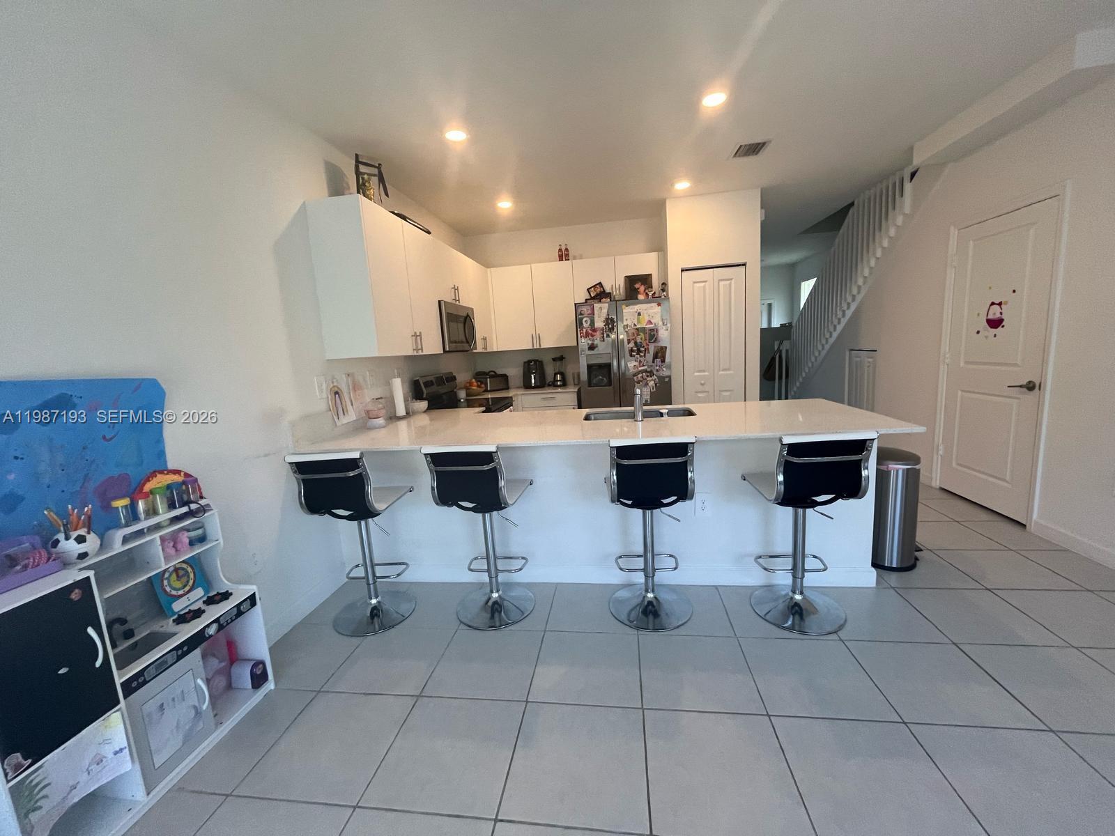 1718 3 / 3 1545 sq. ft. $ 2026-03-22 0 Photo