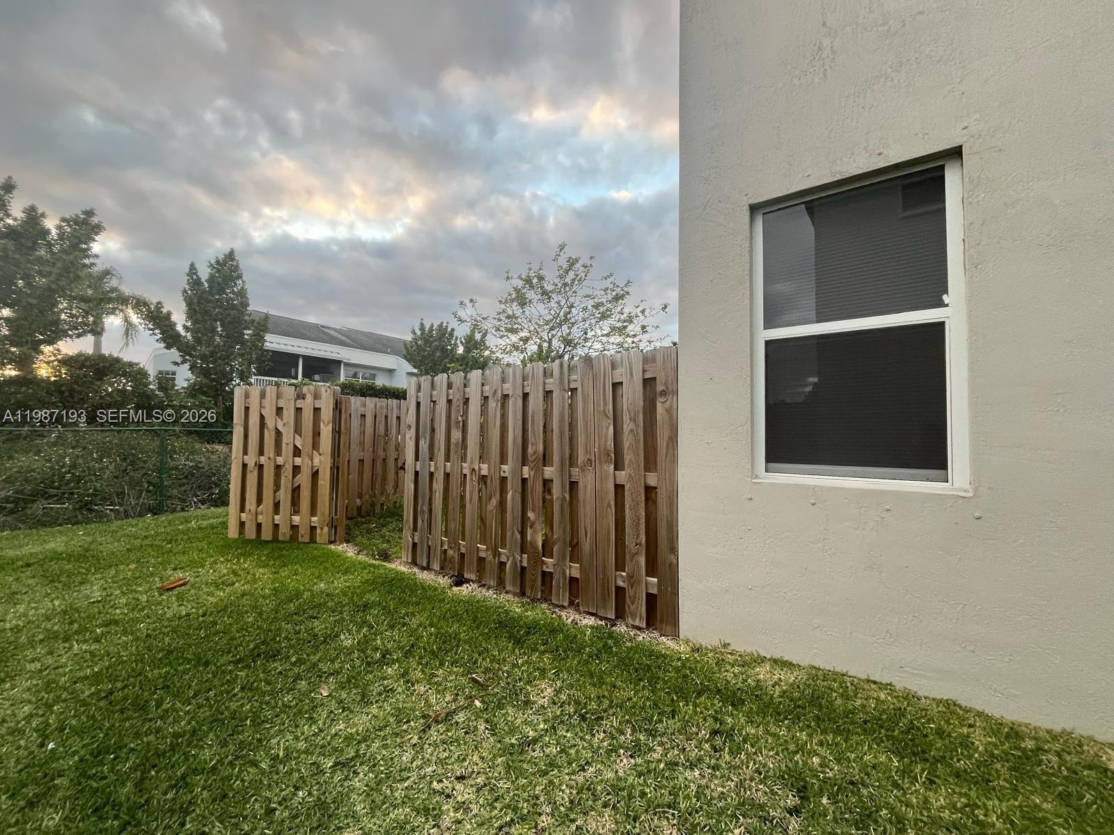 1718 3 / 3 1545 sq. ft. $ 2026-03-22 0 Photo