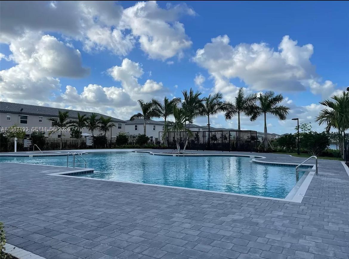 1718 3 / 3 1545 sq. ft. $ 2026-03-22 0 Photo