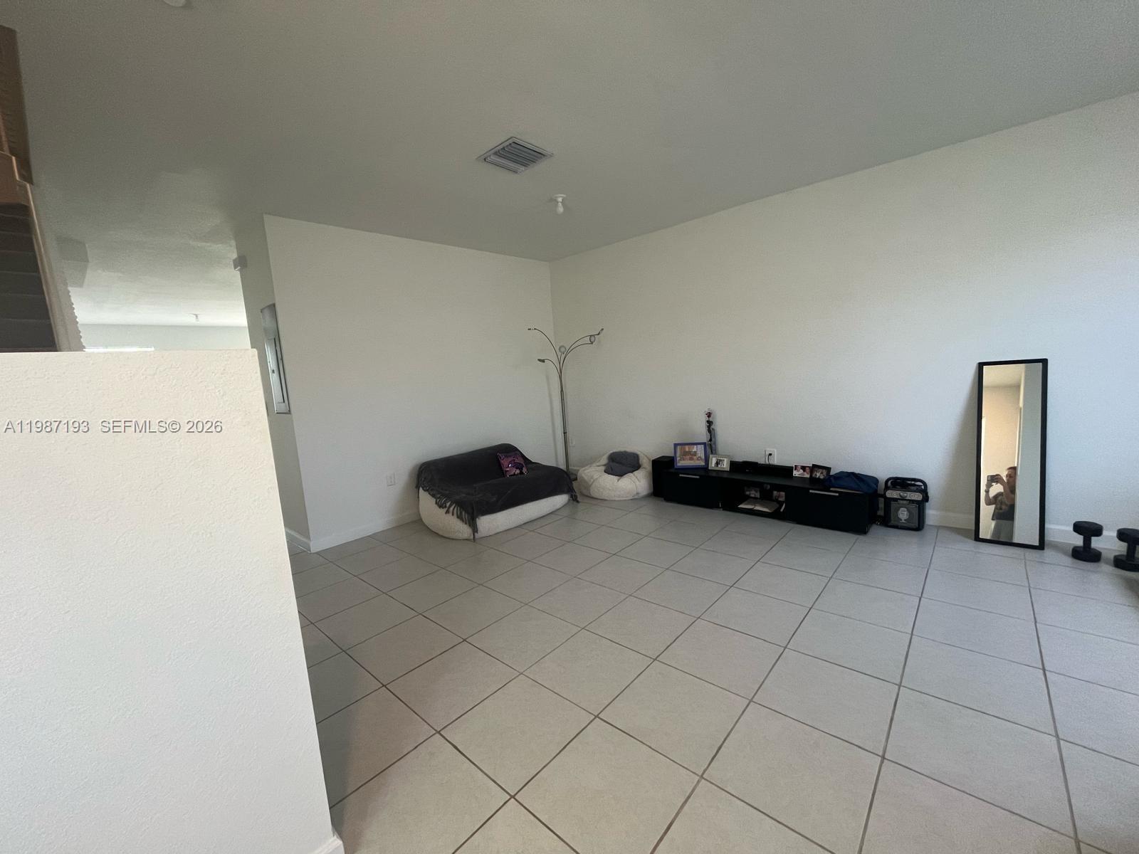 1718 3 / 3 1545 sq. ft. $ 2026-03-22 0 Photo