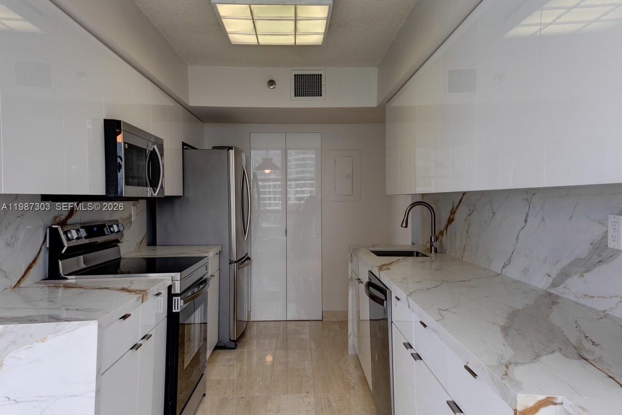 Photo of 3600 Mystic Pointe Dr #613, Aventura, Florida, 33180 -