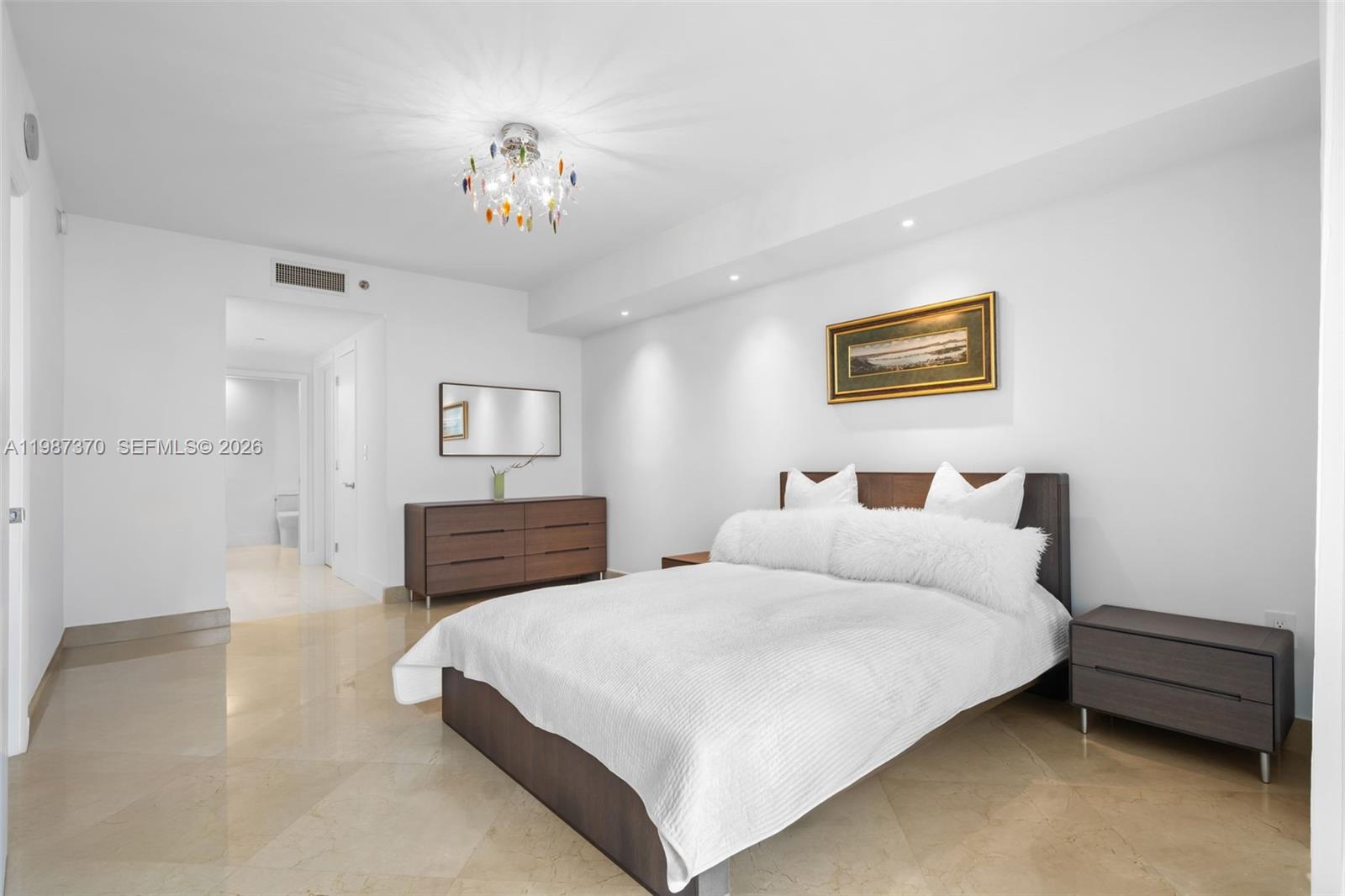 4206 2 / 2 1086 sq. ft. $ 2026-03-22 0 foto
