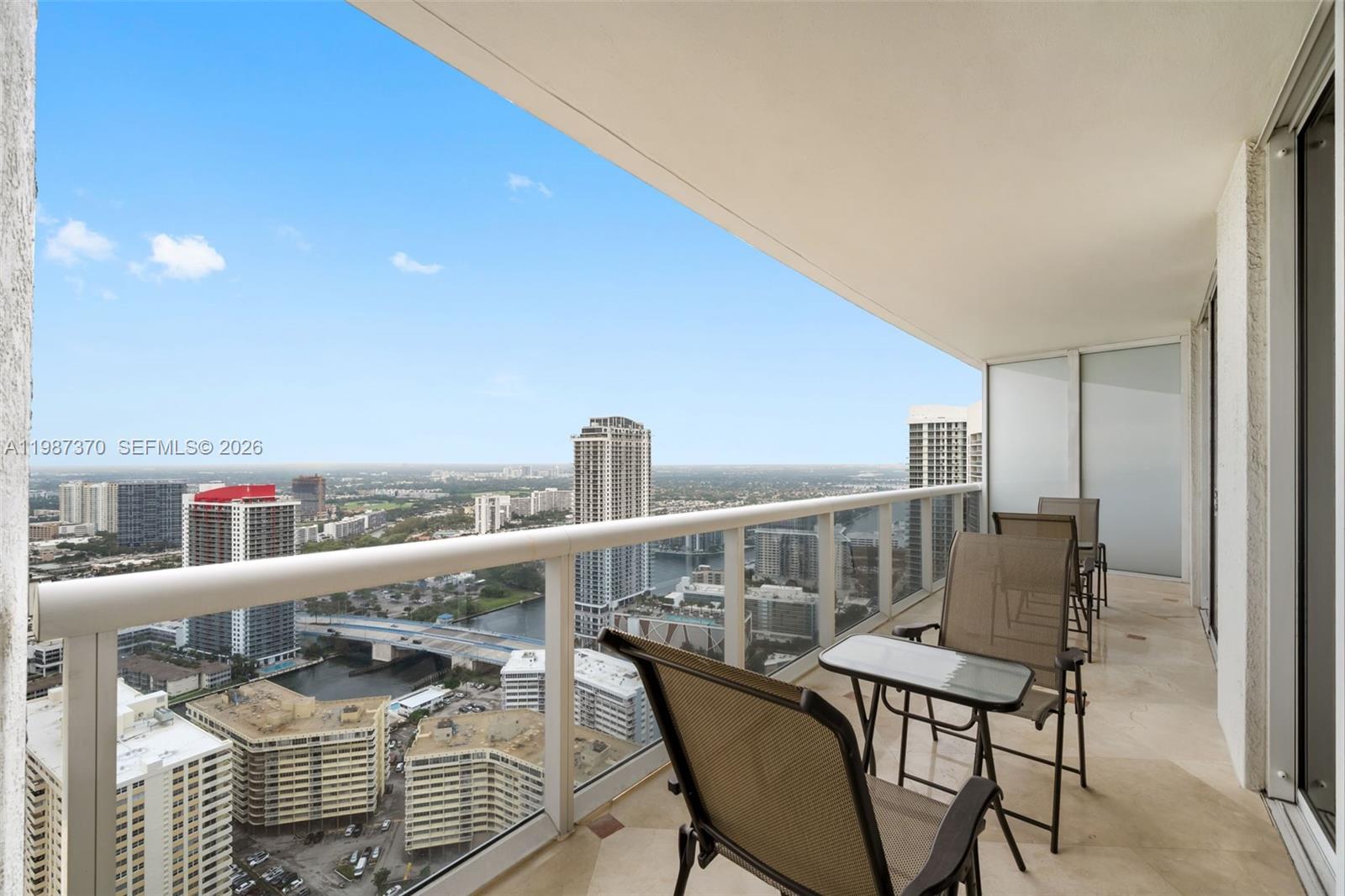 4206 2 / 2 1086 sq. ft. $ 2026-03-22 0 foto