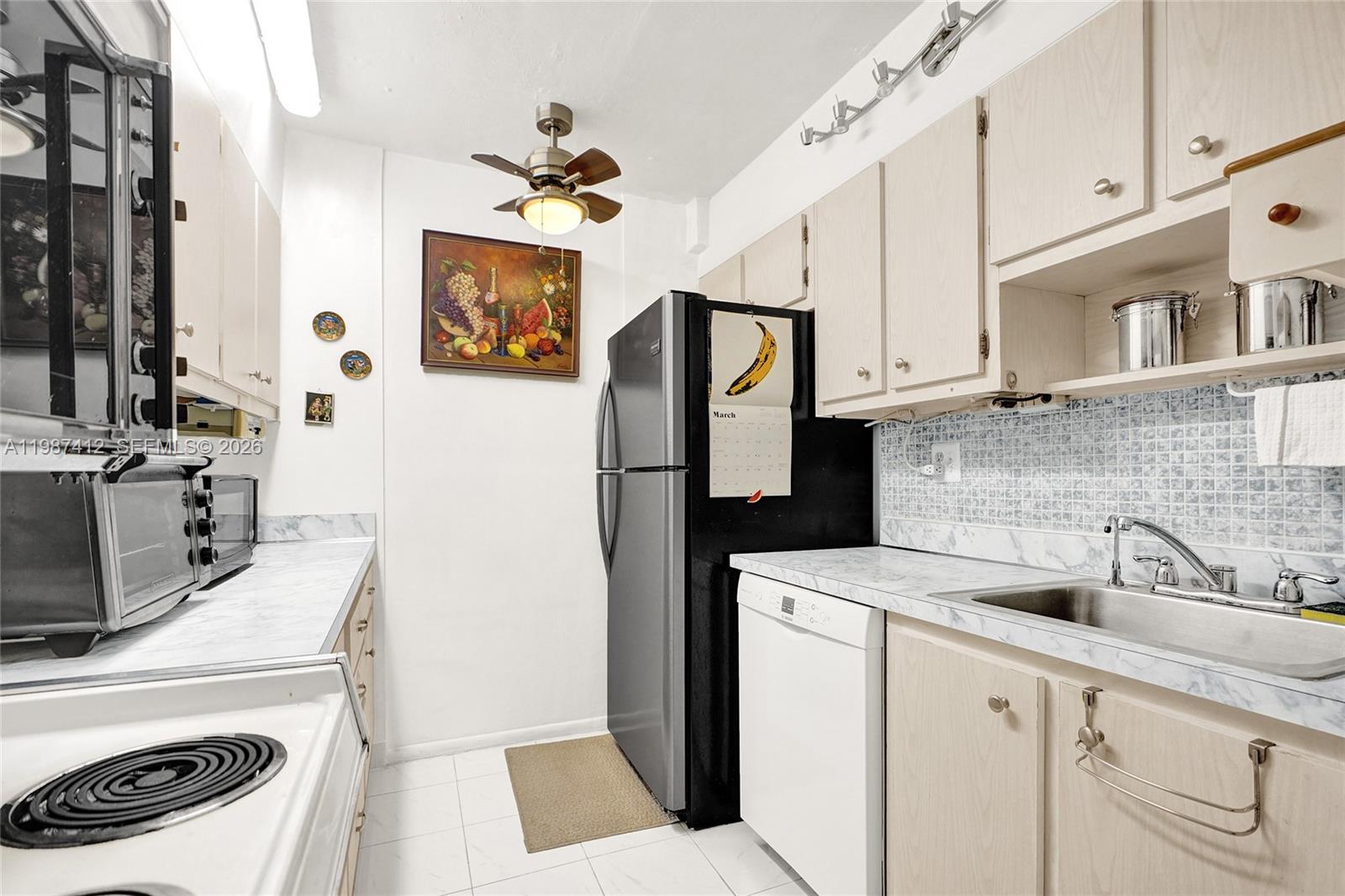 614 1 / 2 943 sq. ft. $ 2026-03-22 0 Photo