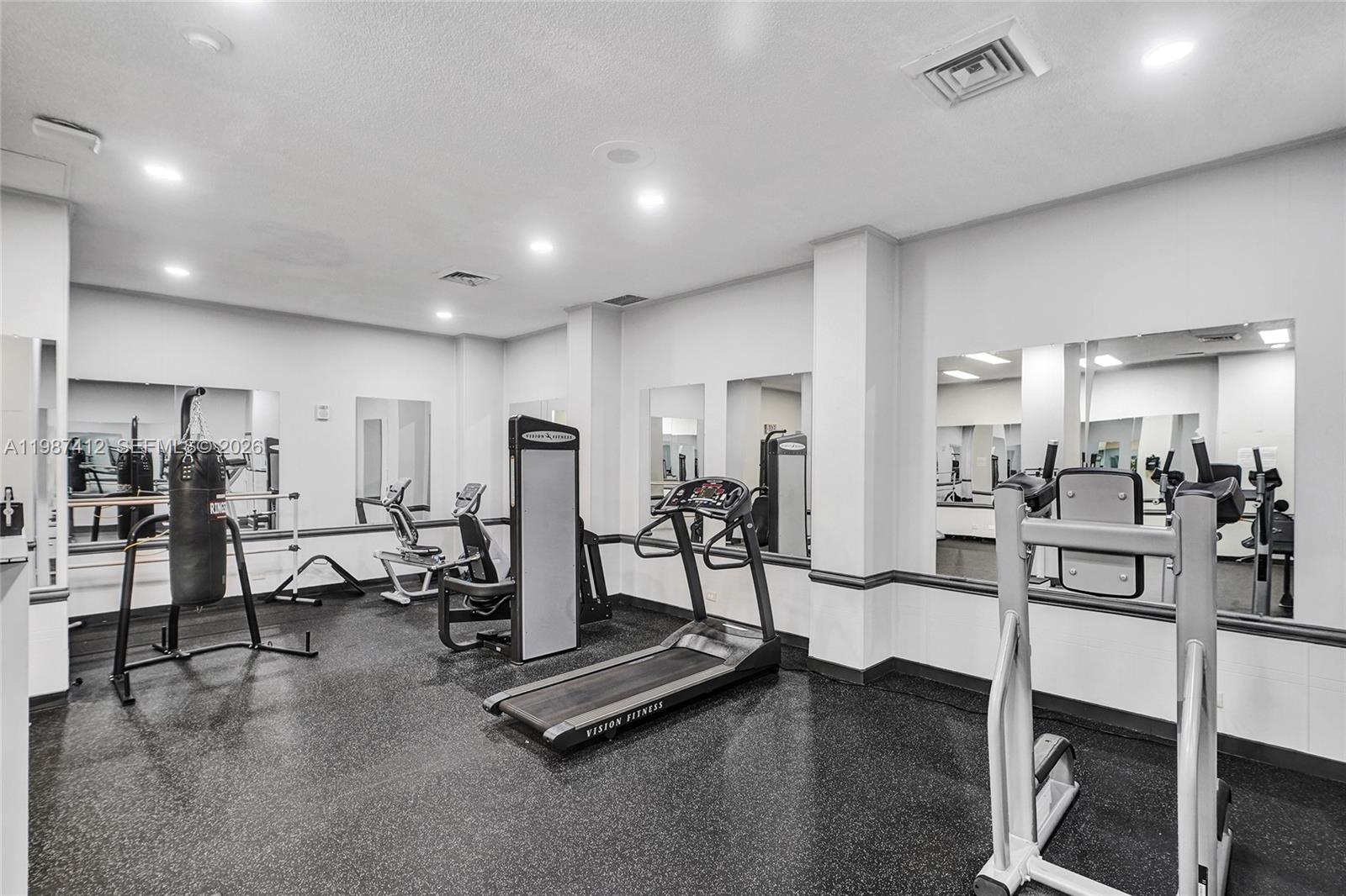 614 1 / 2 943 sq. ft. $ 2026-03-22 0 Photo