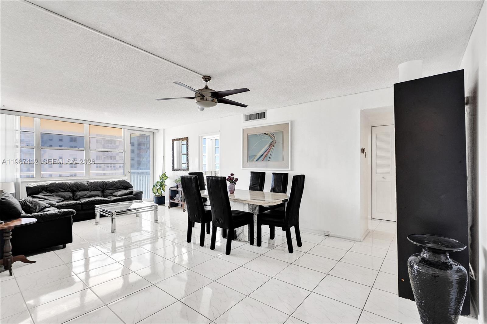 614 1 / 2 943 sq. ft. $ 2026-03-22 0 Photo