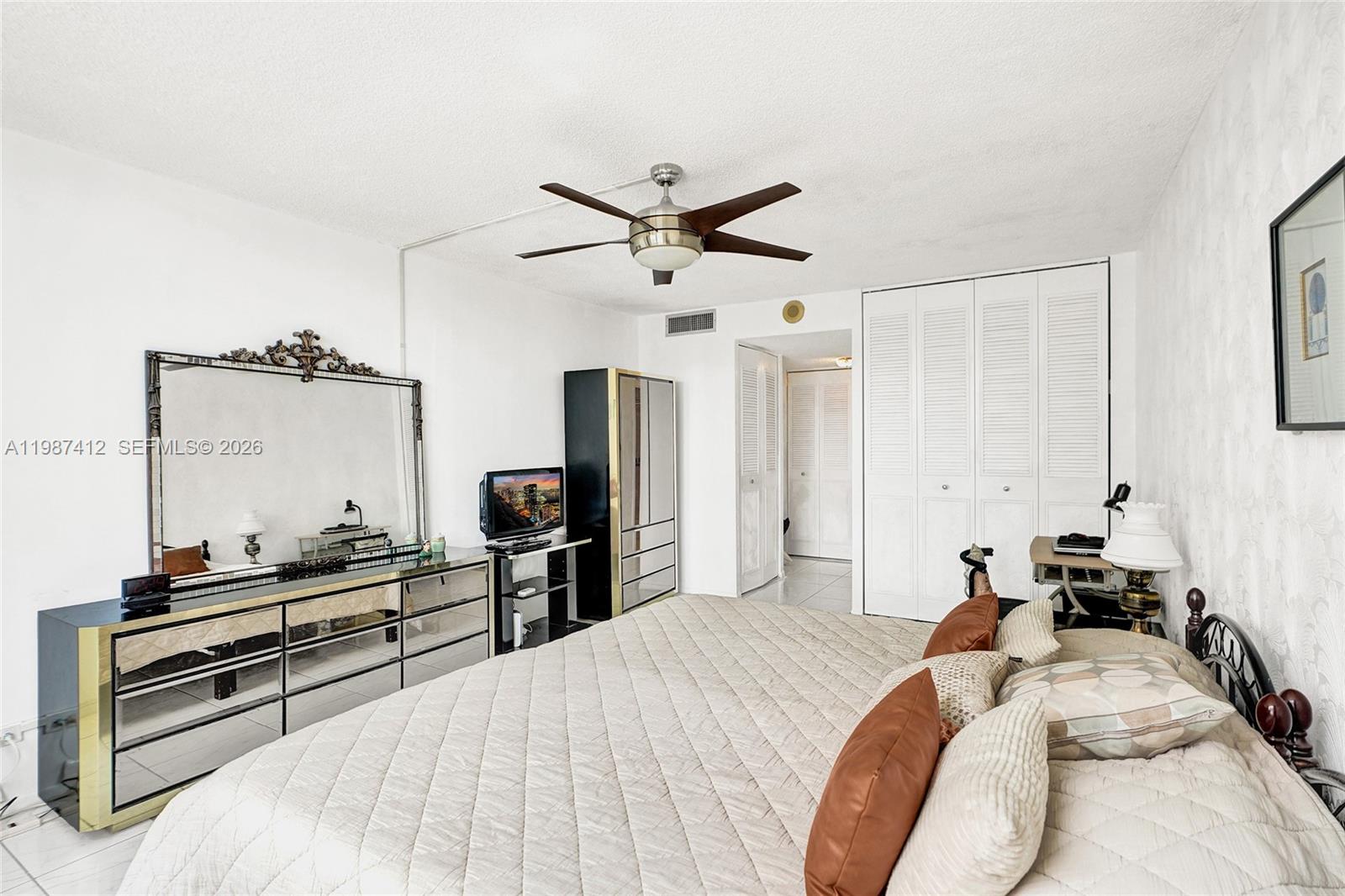 614 1 / 2 943 sq. ft. $ 2026-03-22 0 Photo