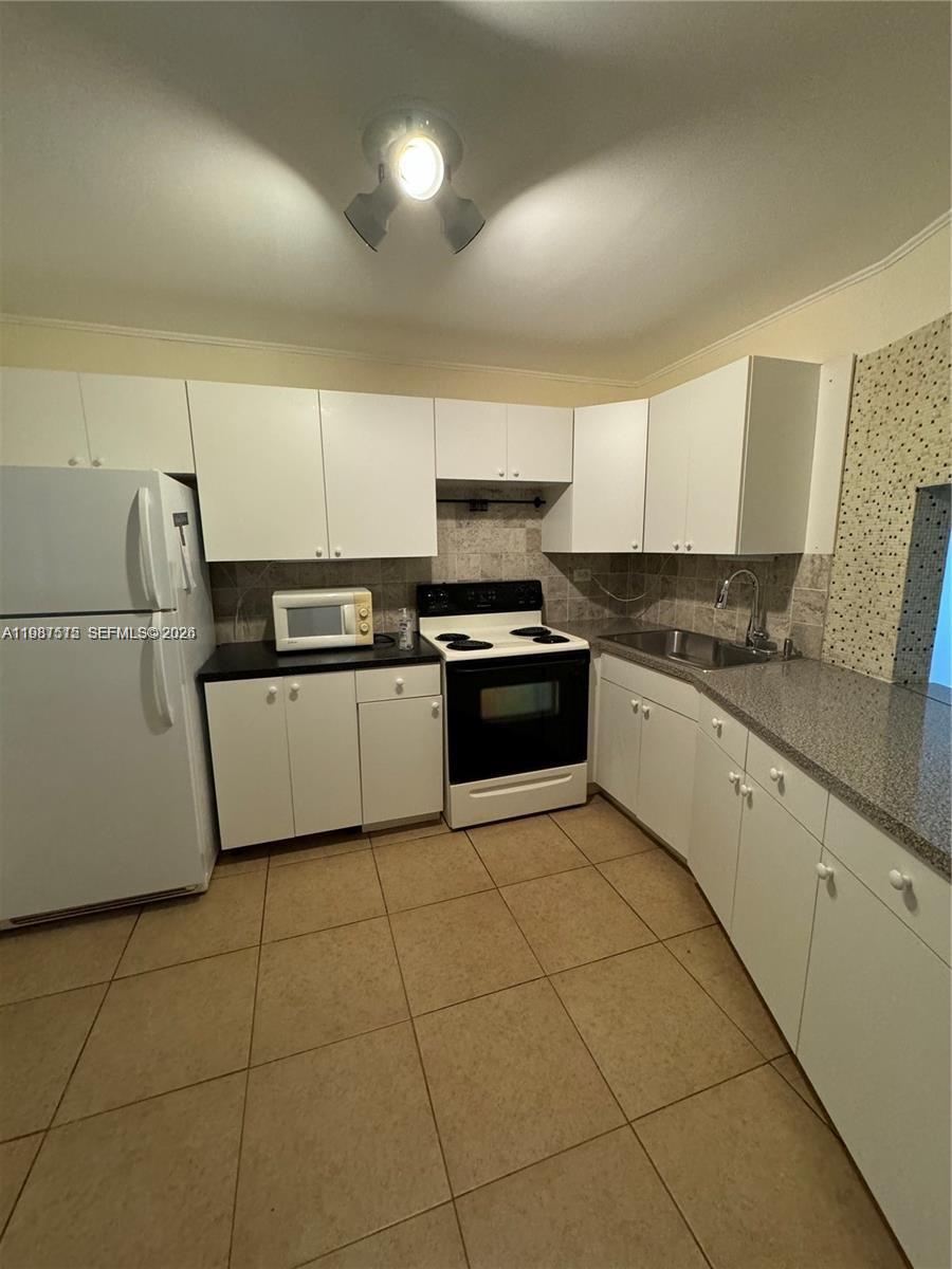 Ver detalles 214-2 1 / 1 909 sq. ft. $ 2026-03-23 0 foto