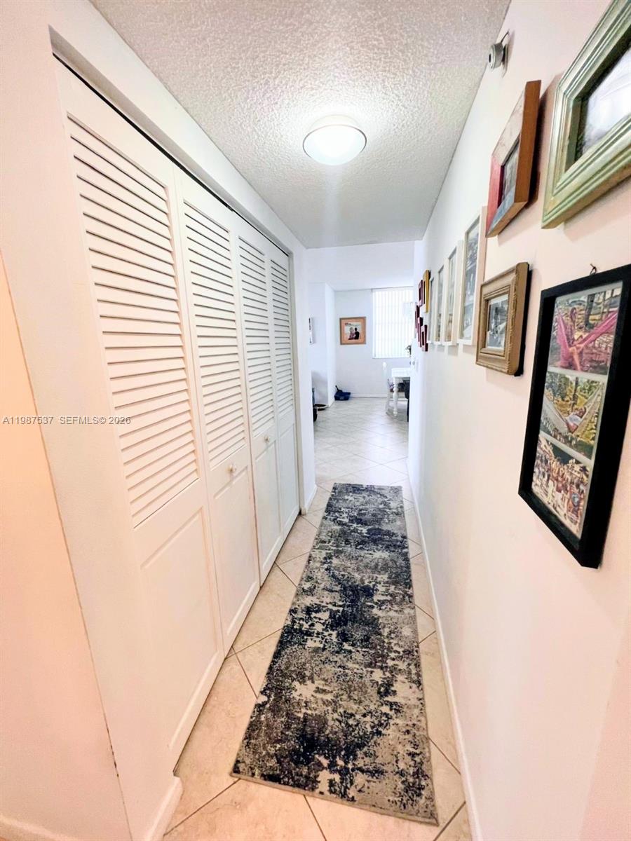 915 2 / 2 1220 sq. ft. $ 2026-04-22 0 Photo