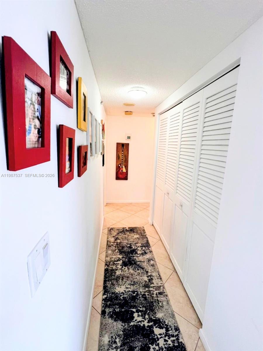 915 2 / 2 1220 sq. ft. $ 2026-04-22 0 Photo