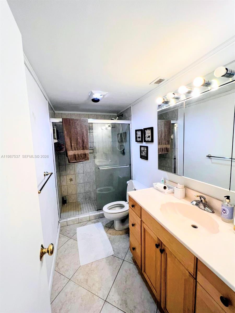 915 2 / 2 1220 sq. ft. $ 2026-04-22 0 Photo