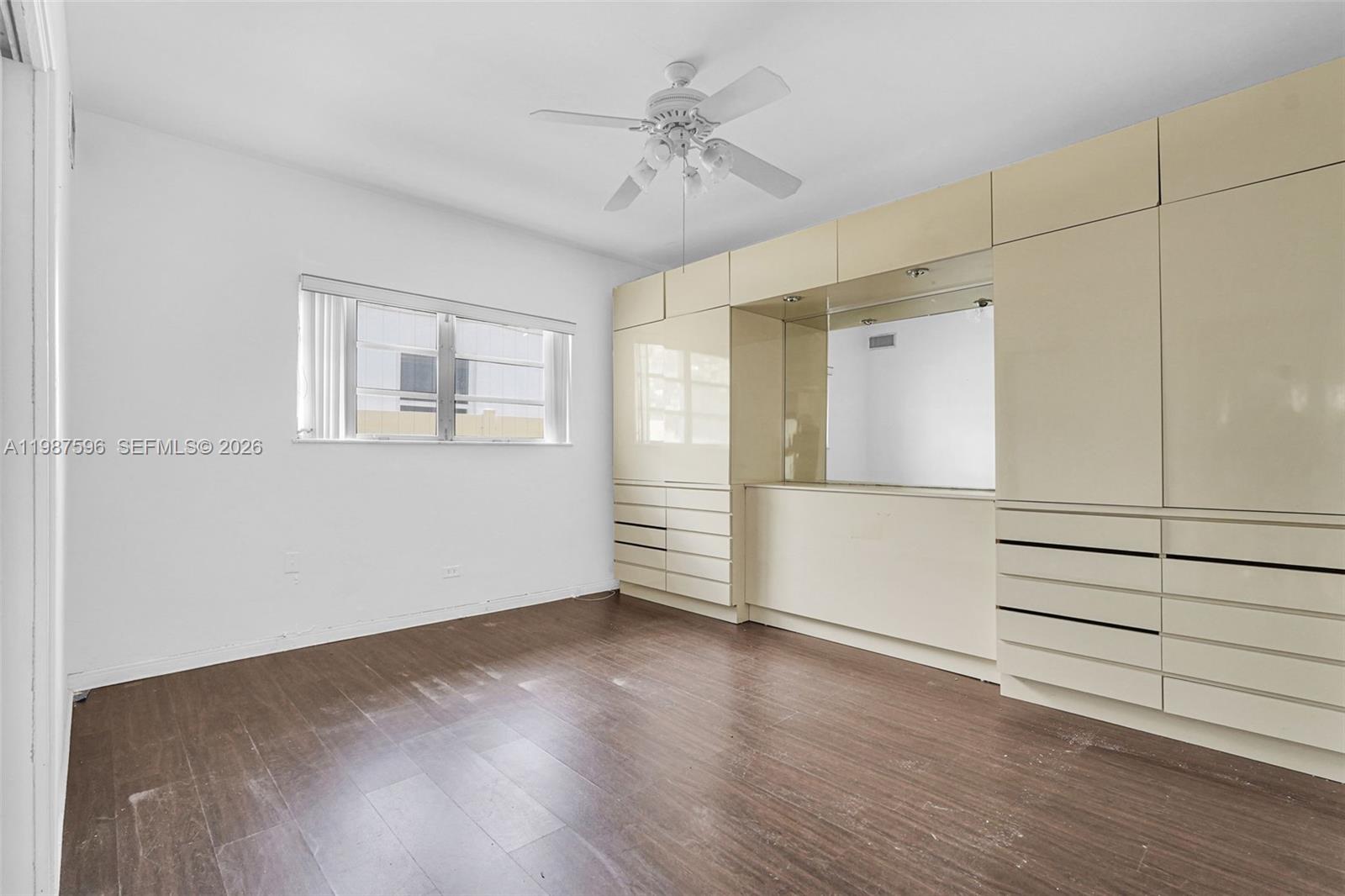   /   sq. ft. $ 2026-03-23 0 foto