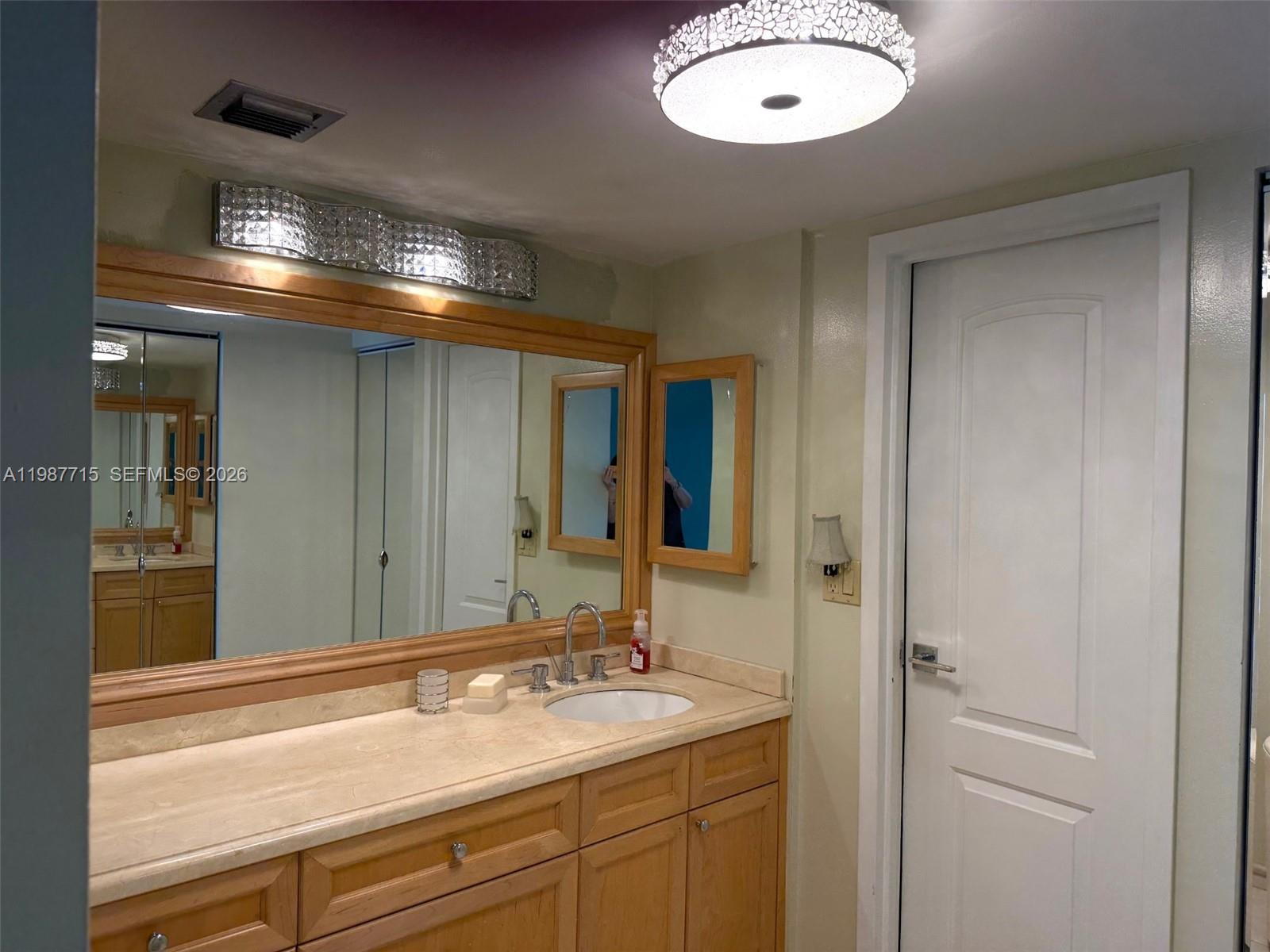 See details 528 2 / 2 1521 sq. ft. $ 2026-04-30 0 Photo