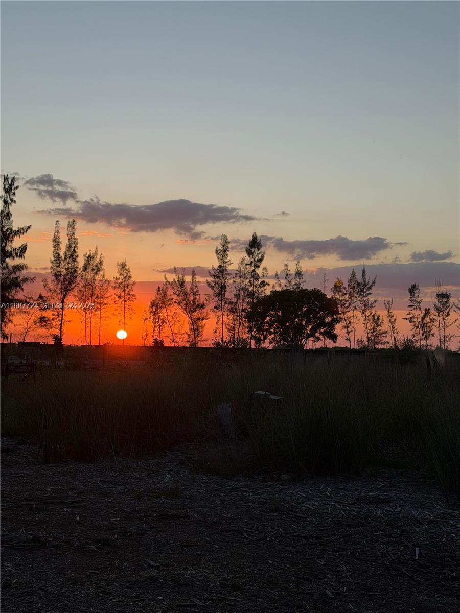   /   кв.футов $ 2026-03-23 0 Фото