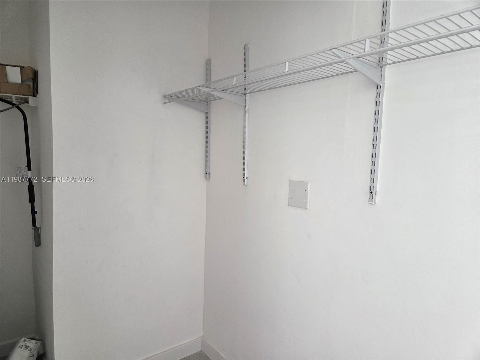 Подробнее 100 1 / 2 883 кв.футов $ 2026-03-23 0 Фото