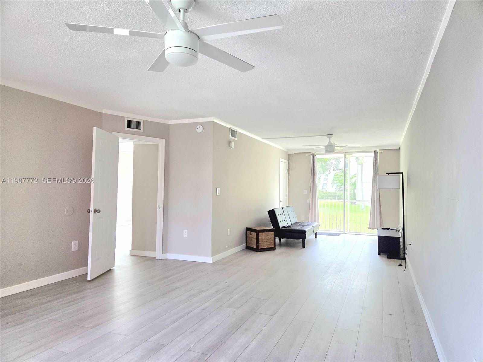 Подробнее 100 1 / 2 883 кв.футов $ 2026-03-23 0 Фото