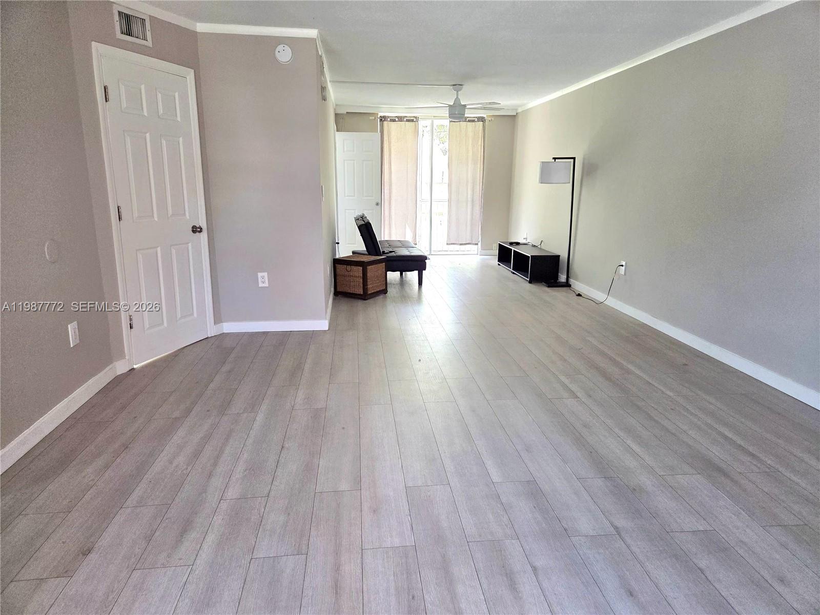 Подробнее 100 1 / 2 883 кв.футов $ 2026-03-23 0 Фото