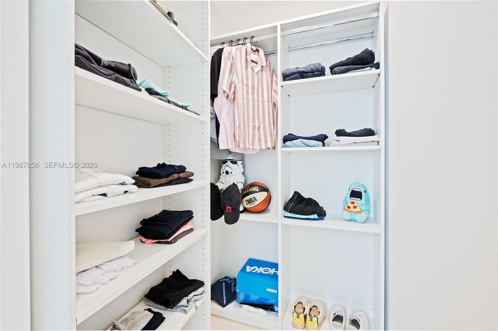 1801 3 / 4 2768 кв.футов $ 2026-03-23 0 Фото