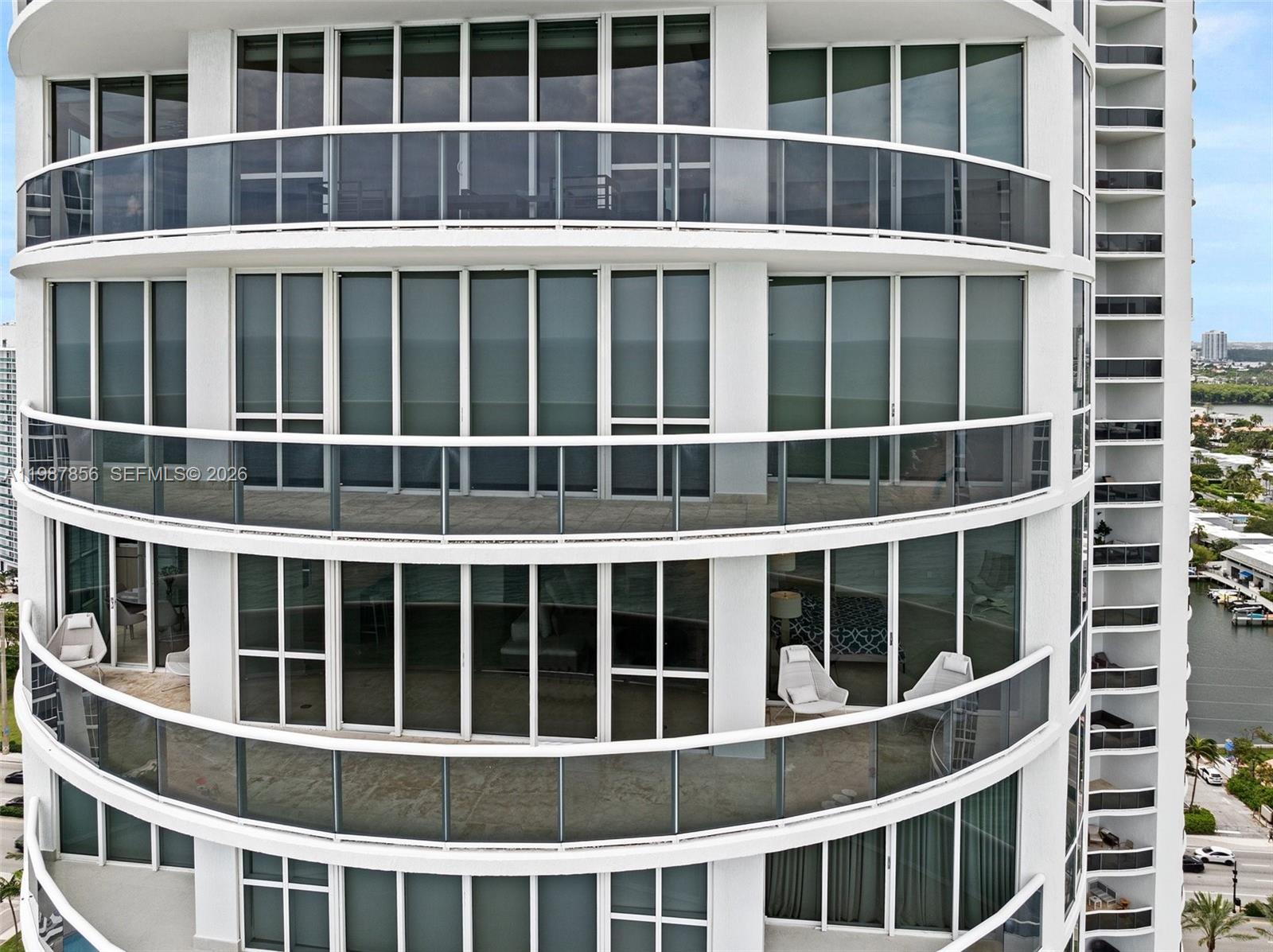 1801 3 / 4 2768 кв.футов $ 2026-03-23 0 Фото