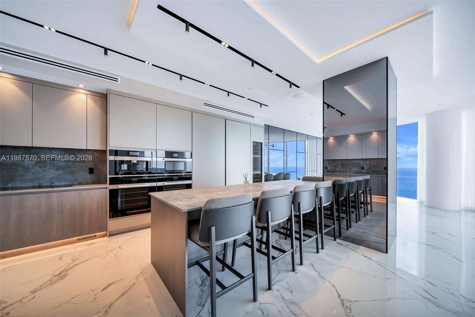 Photo of 2711 Ocean Dr  #3905, Hollywood, Florida, 33019 - 