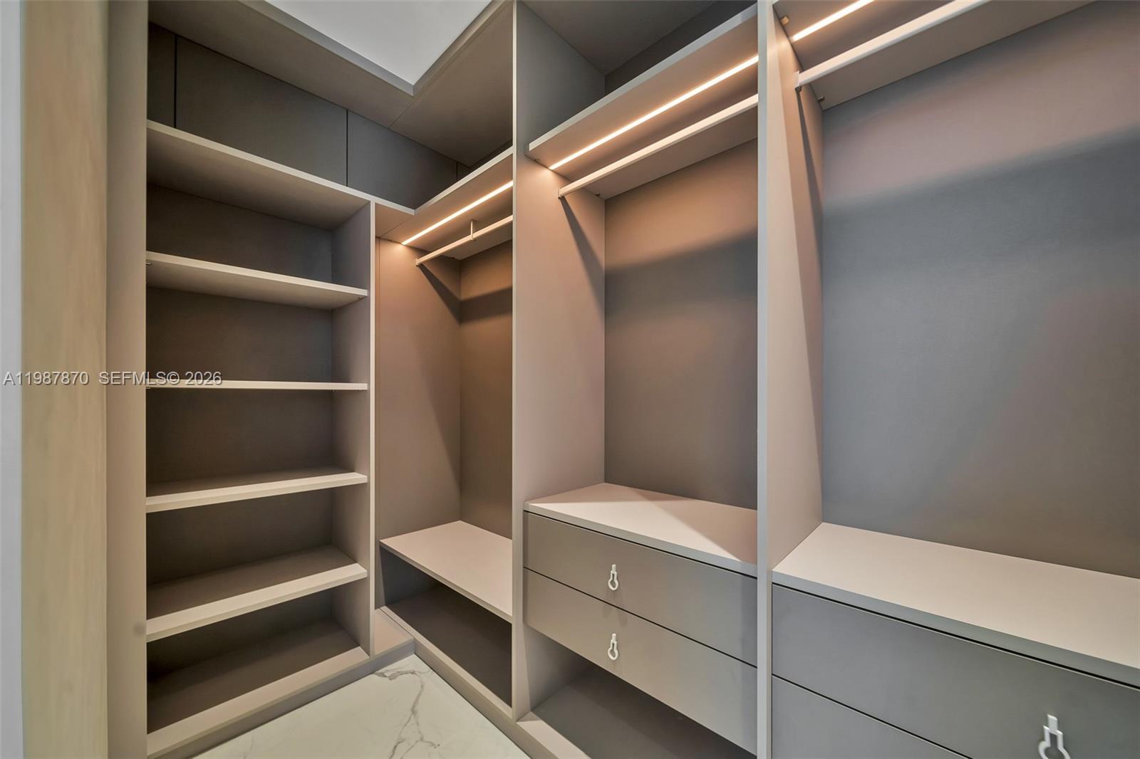 Photo of 2711 Ocean Dr  #3905, Hollywood, Florida, 33019 - 