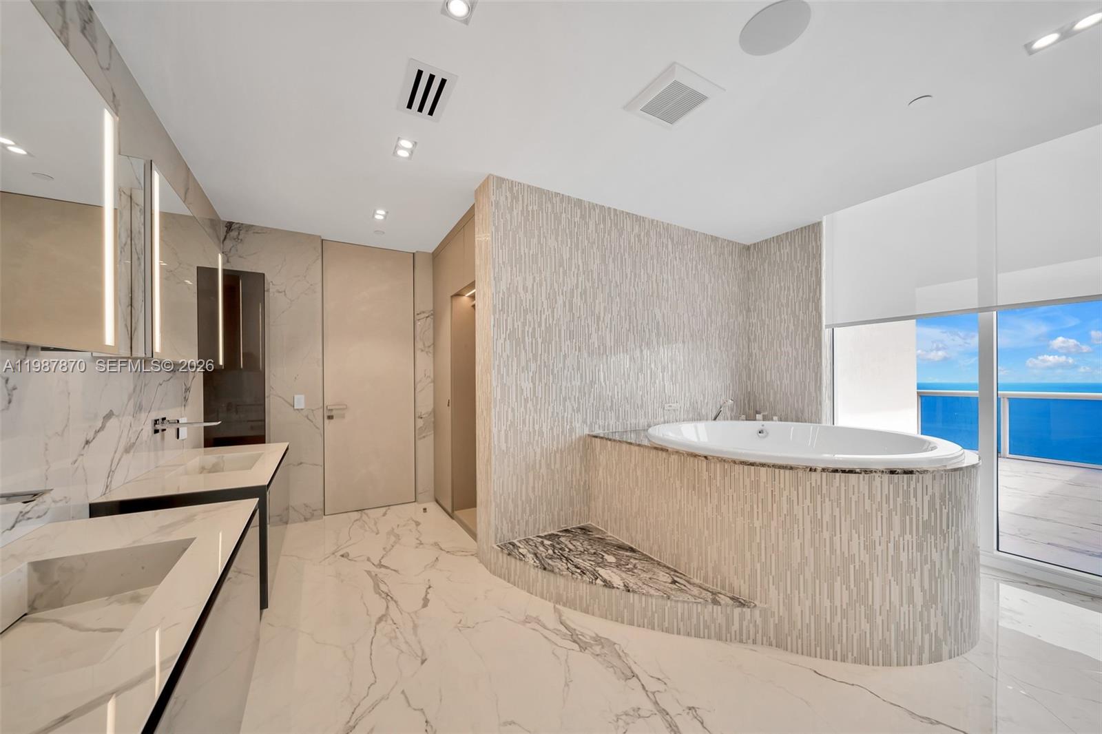 Photo of 2711 Ocean Dr  #3905, Hollywood, Florida, 33019 - 