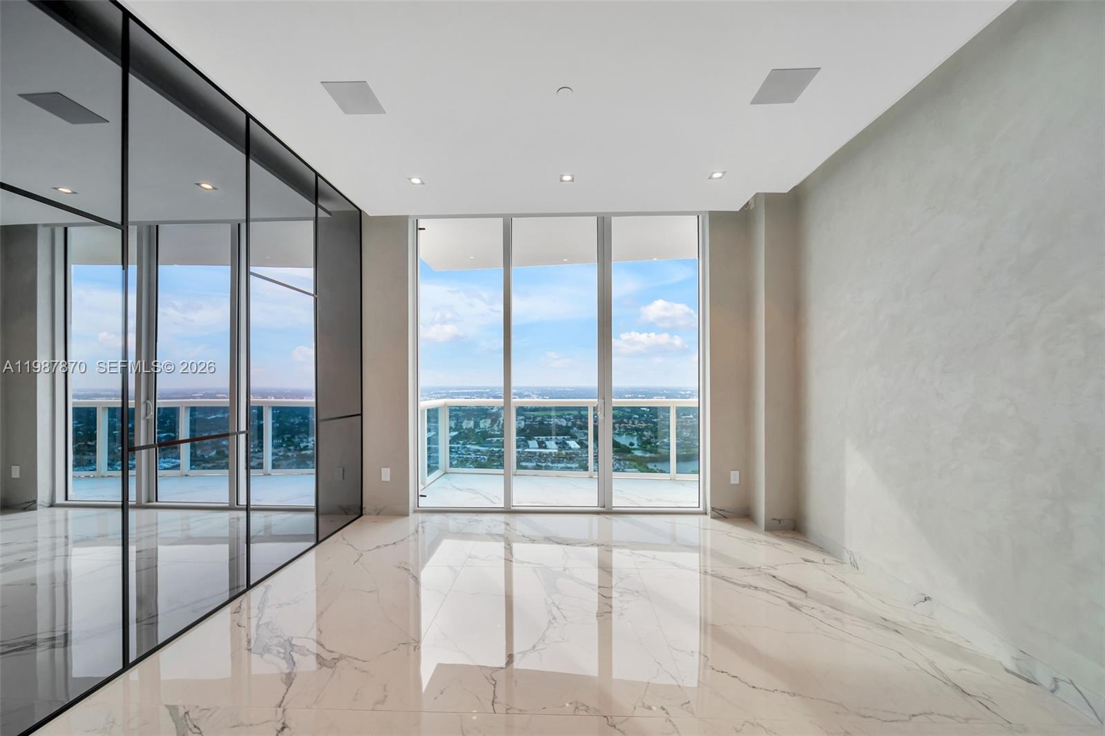 Photo of 2711 Ocean Dr  #3905, Hollywood, Florida, 33019 - 
