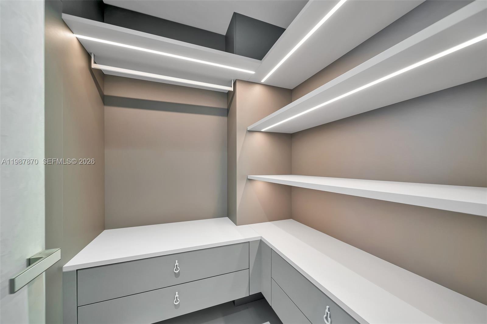 Photo of 2711 Ocean Dr  #3905, Hollywood, Florida, 33019 - 