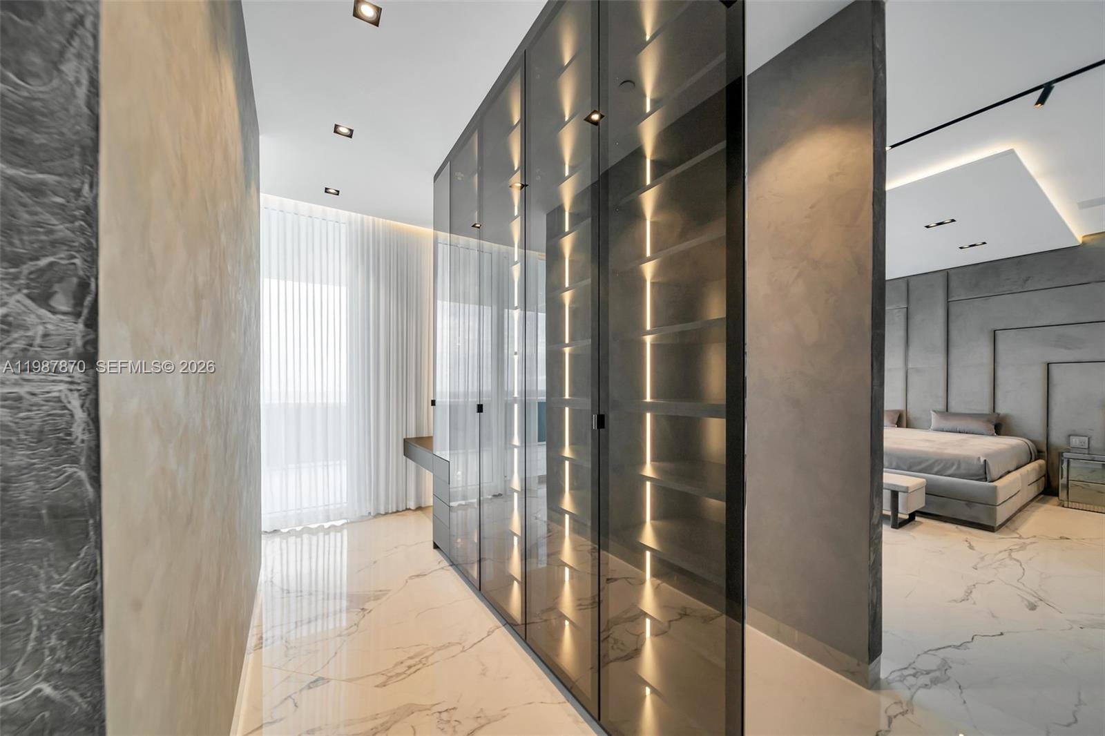 Photo of 2711 Ocean Dr  #3905, Hollywood, Florida, 33019 - 