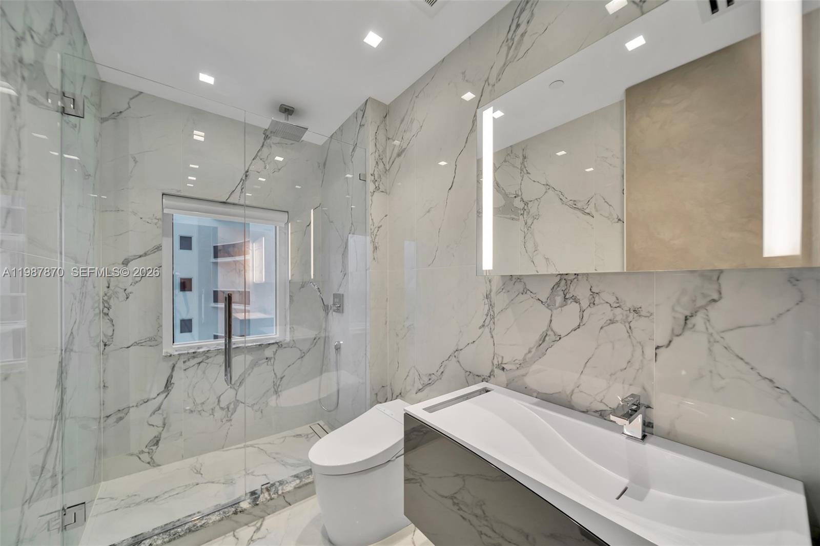 Photo of 2711 Ocean Dr  #3905, Hollywood, Florida, 33019 - 