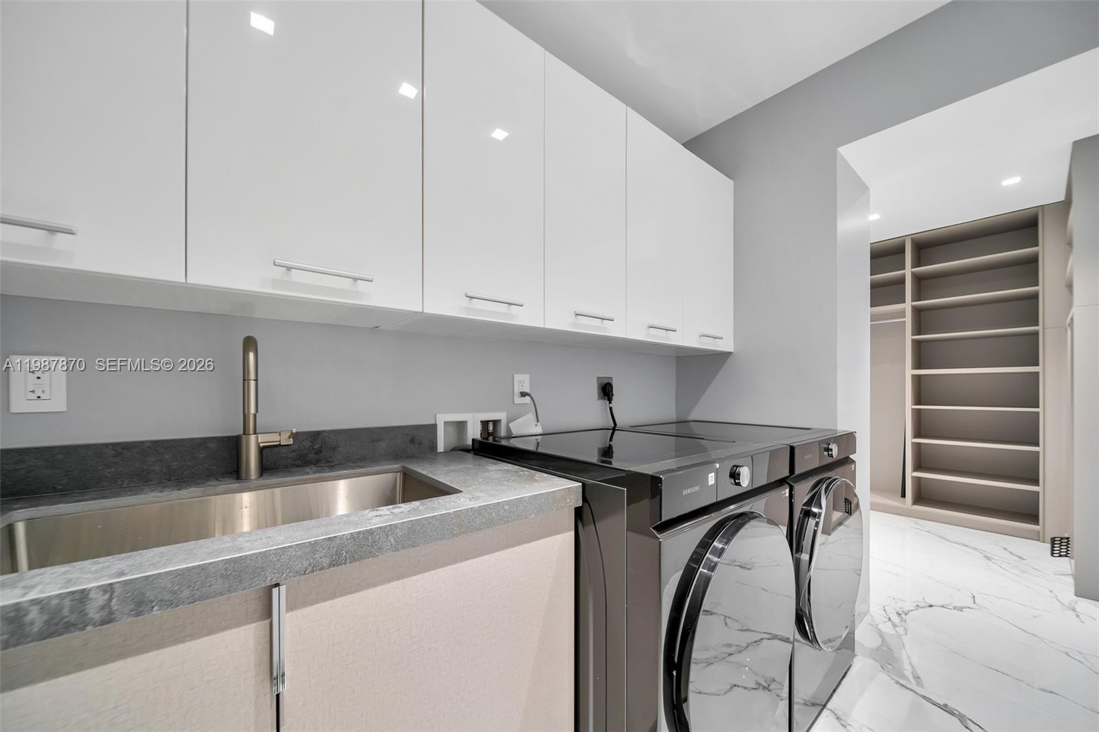 Photo of 2711 Ocean Dr  #3905, Hollywood, Florida, 33019 - 