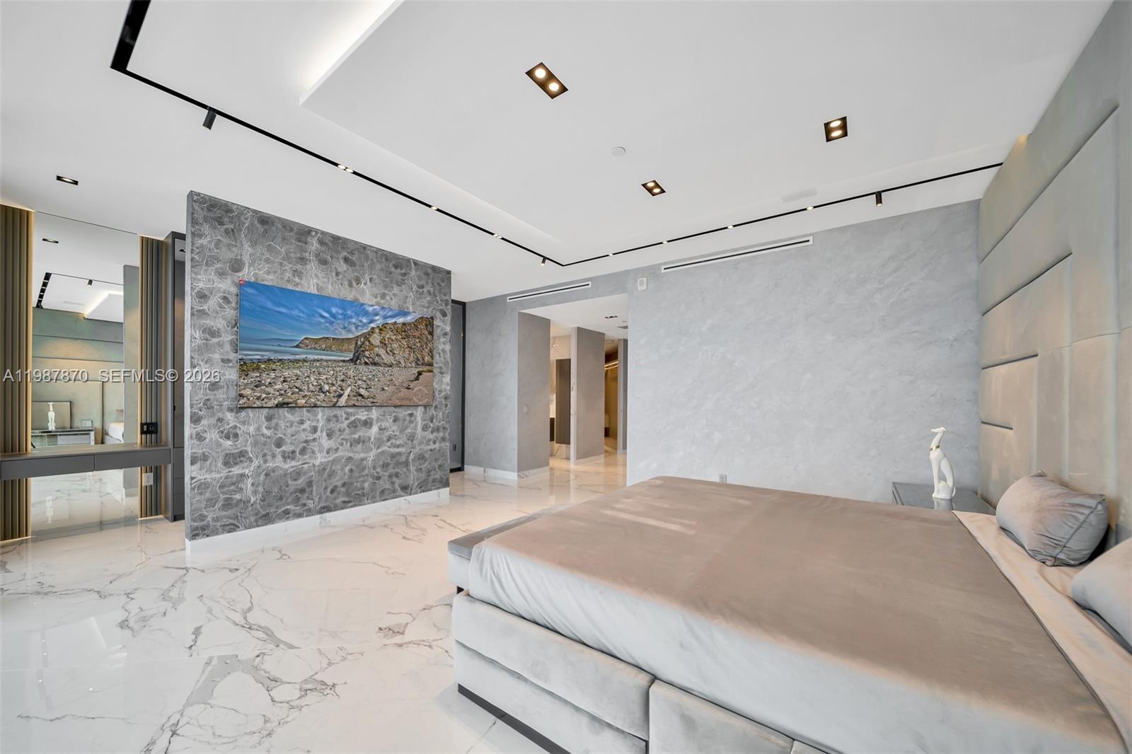 Photo of 2711 Ocean Dr  #3905, Hollywood, Florida, 33019 - 