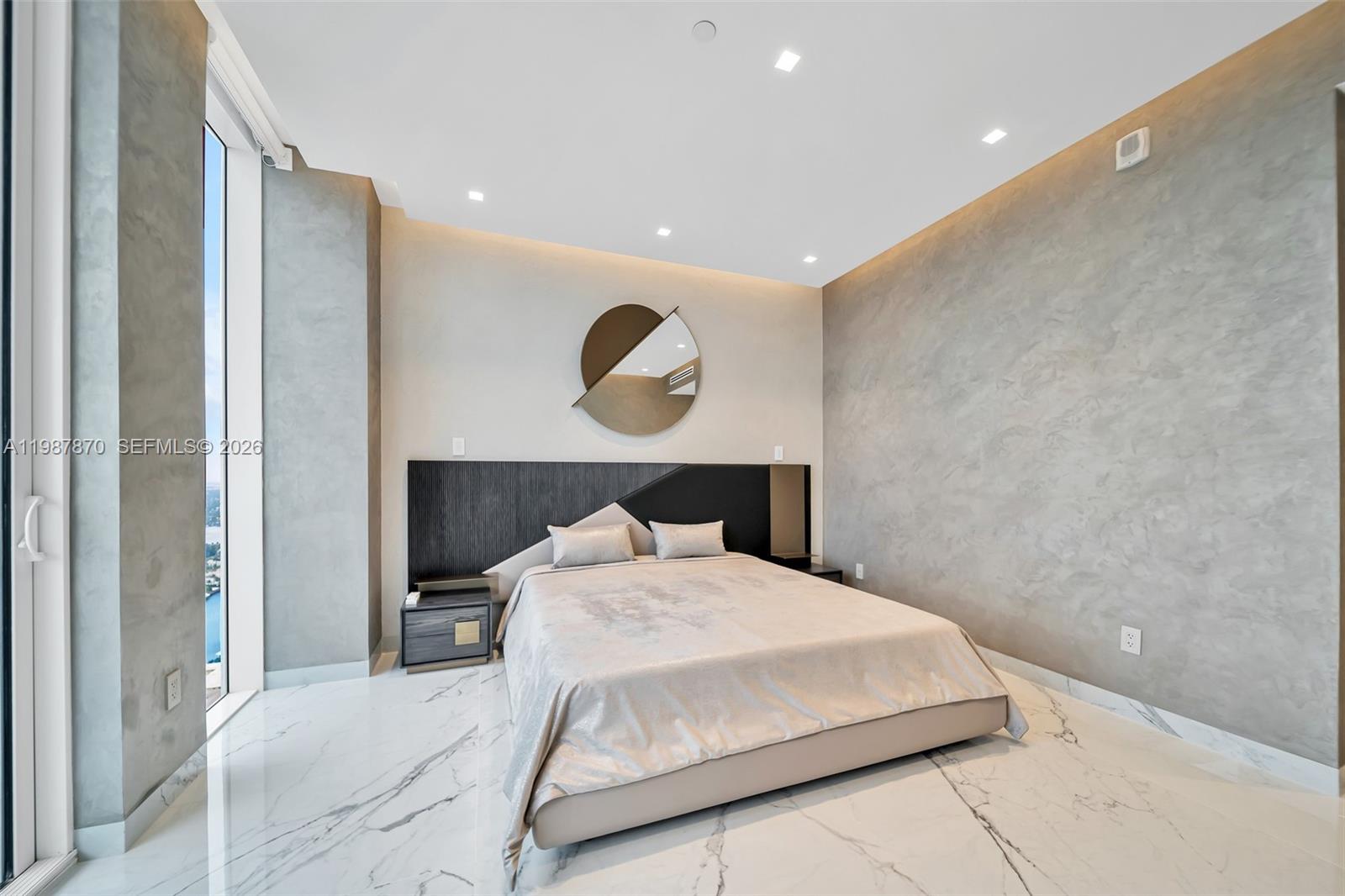 Photo of 2711 Ocean Dr  #3905, Hollywood, Florida, 33019 - 