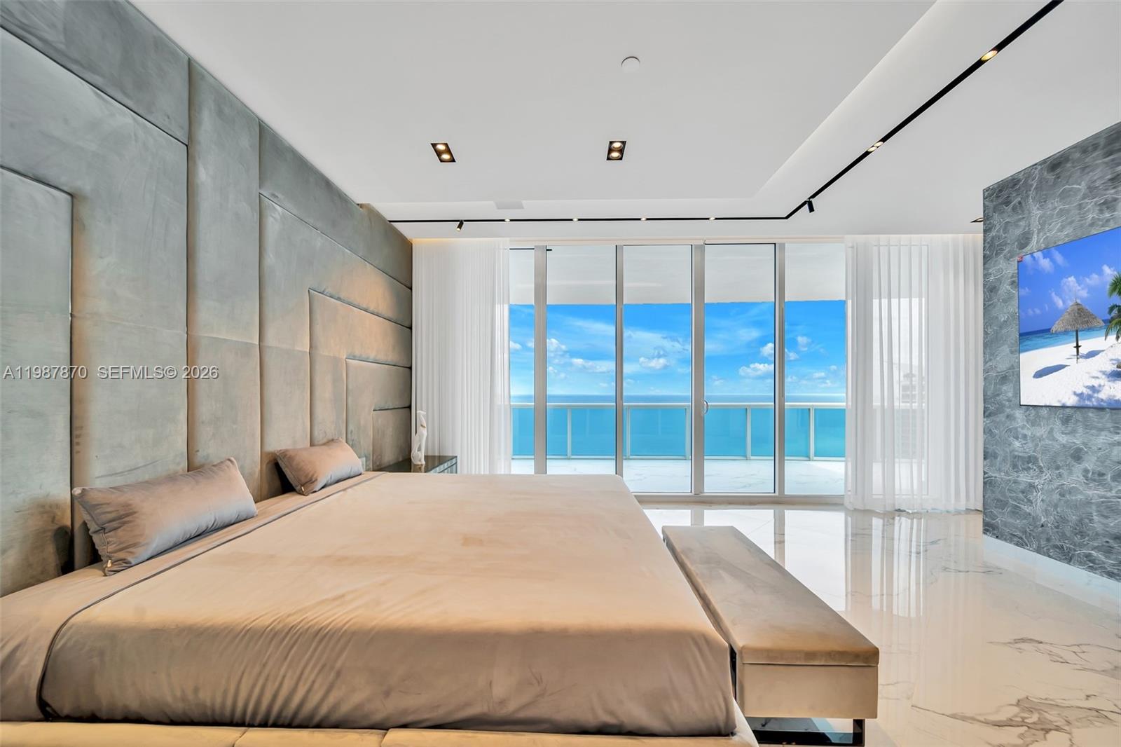 Photo of 2711 Ocean Dr  #3905, Hollywood, Florida, 33019 - 