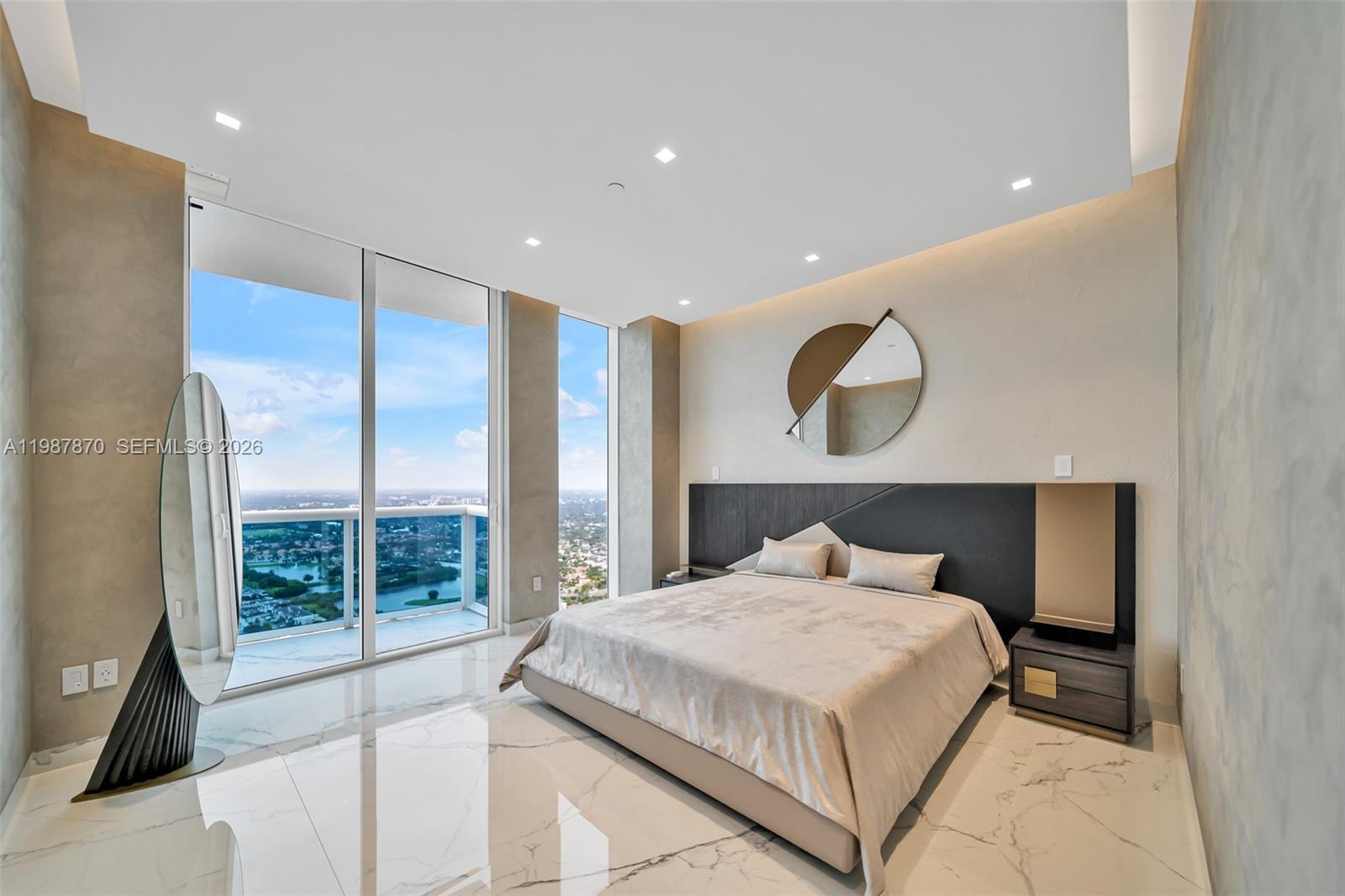 Photo of 2711 Ocean Dr  #3905, Hollywood, Florida, 33019 - 