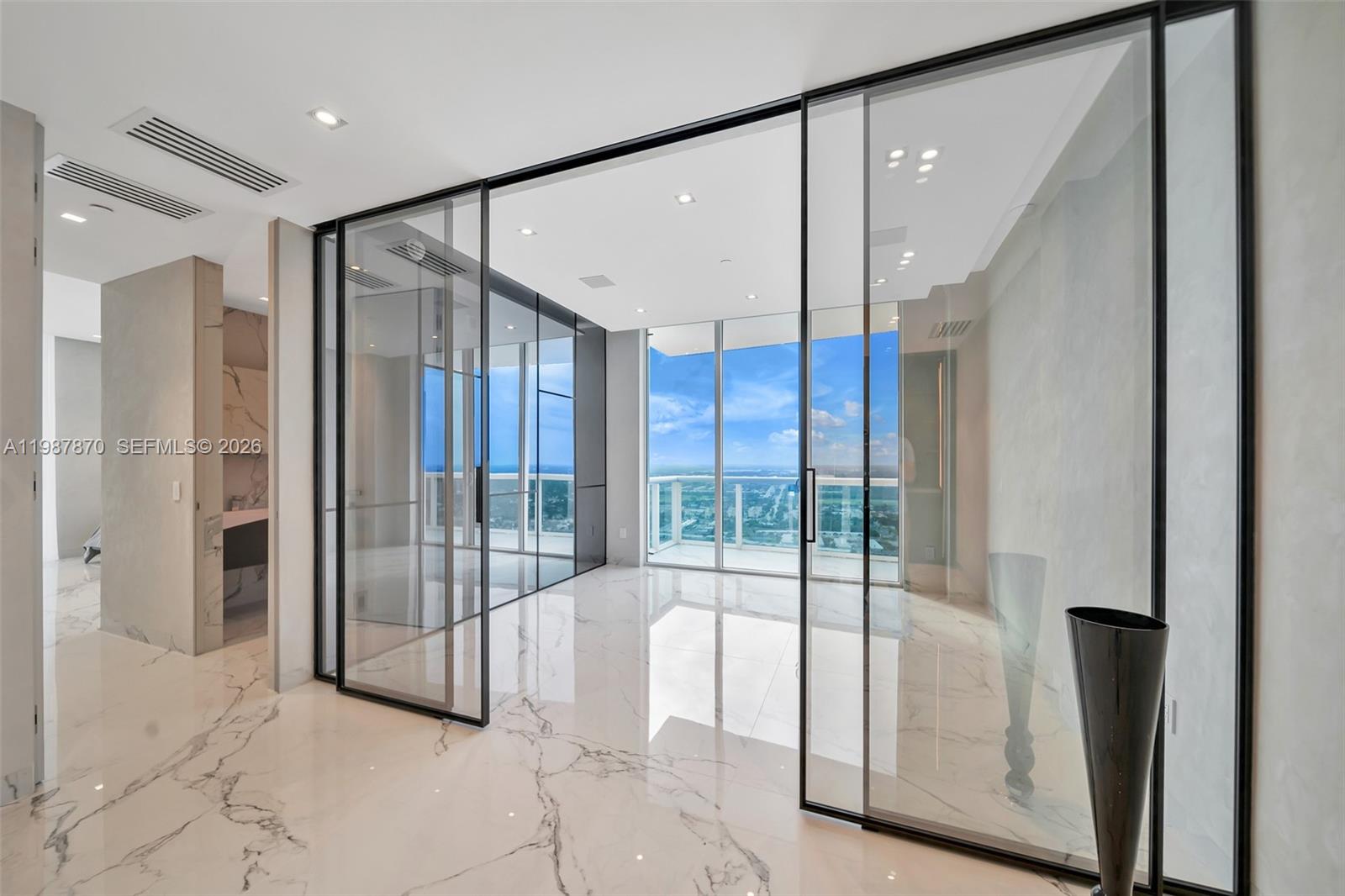 Photo of 2711 Ocean Dr  #3905, Hollywood, Florida, 33019 - 