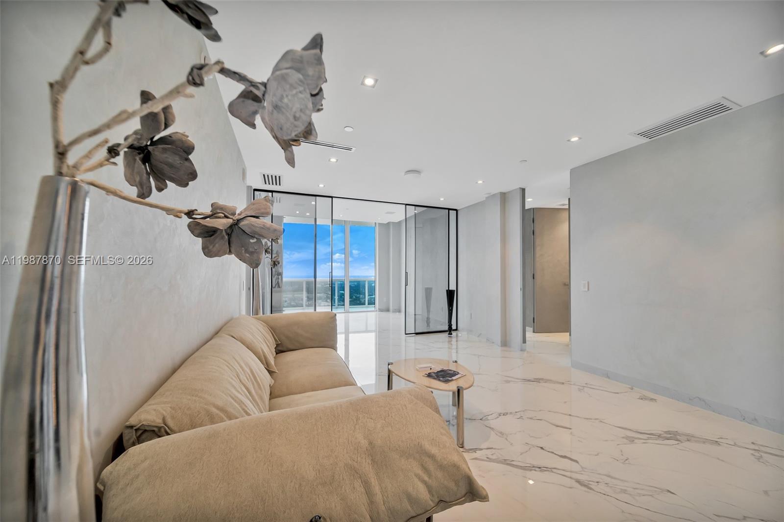 Photo of 2711 Ocean Dr  #3905, Hollywood, Florida, 33019 - 