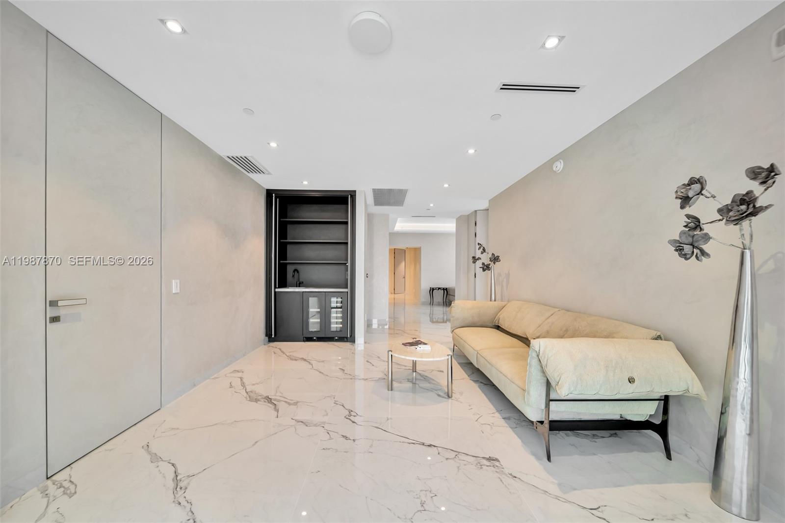 Photo of 2711 Ocean Dr  #3905, Hollywood, Florida, 33019 - 