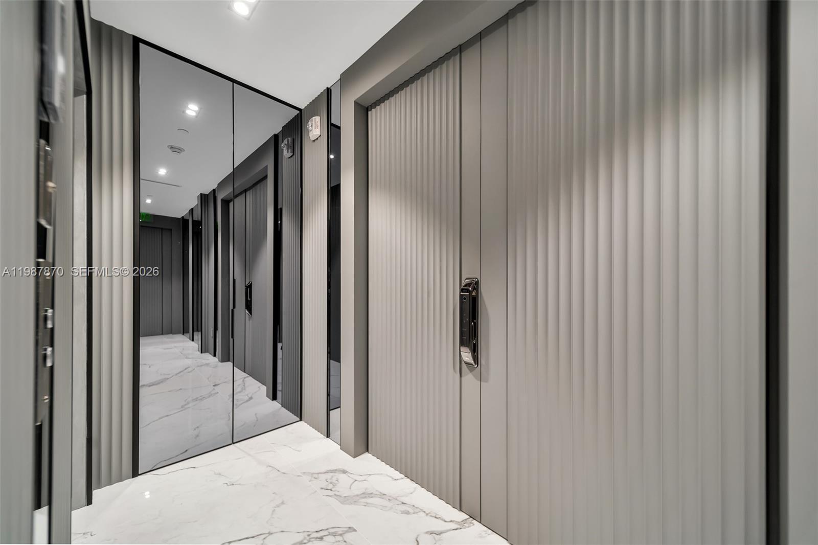 Photo of 2711 Ocean Dr  #3905, Hollywood, Florida, 33019 - 