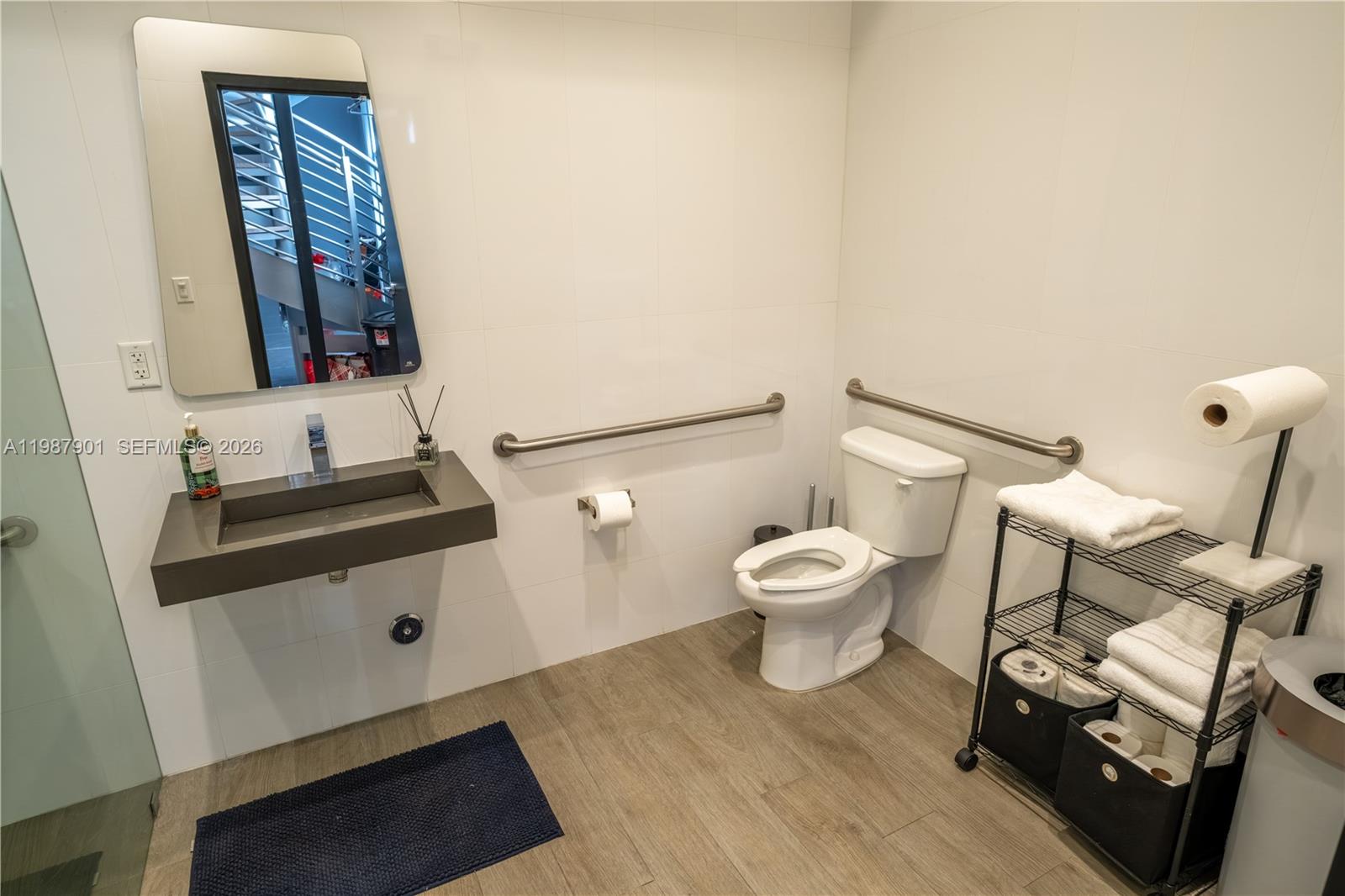 206  /   sq. ft. $ 2026-03-23 0 foto