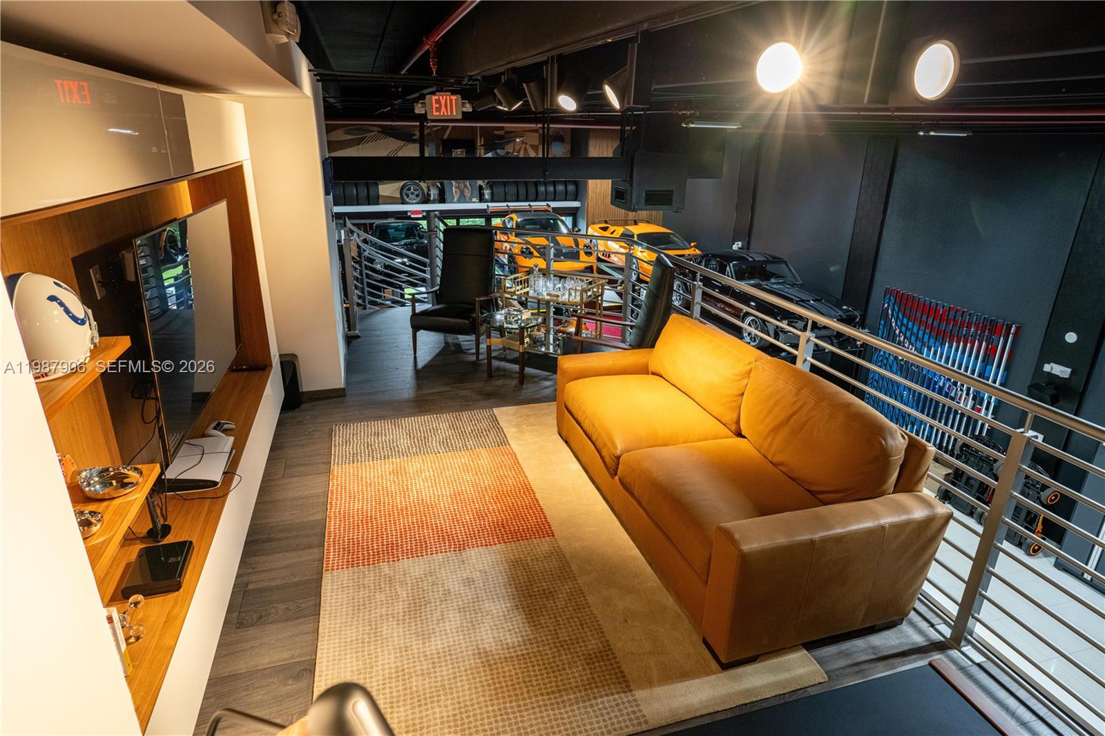 100  /   sq. ft. $ 2026-03-23 0 Photo