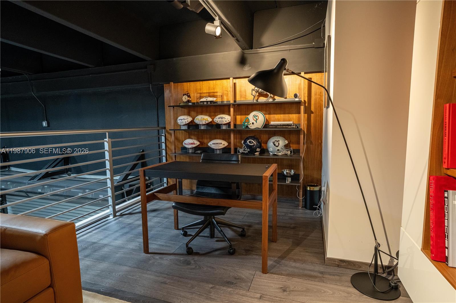 100  /   sq. ft. $ 2026-03-23 0 Photo