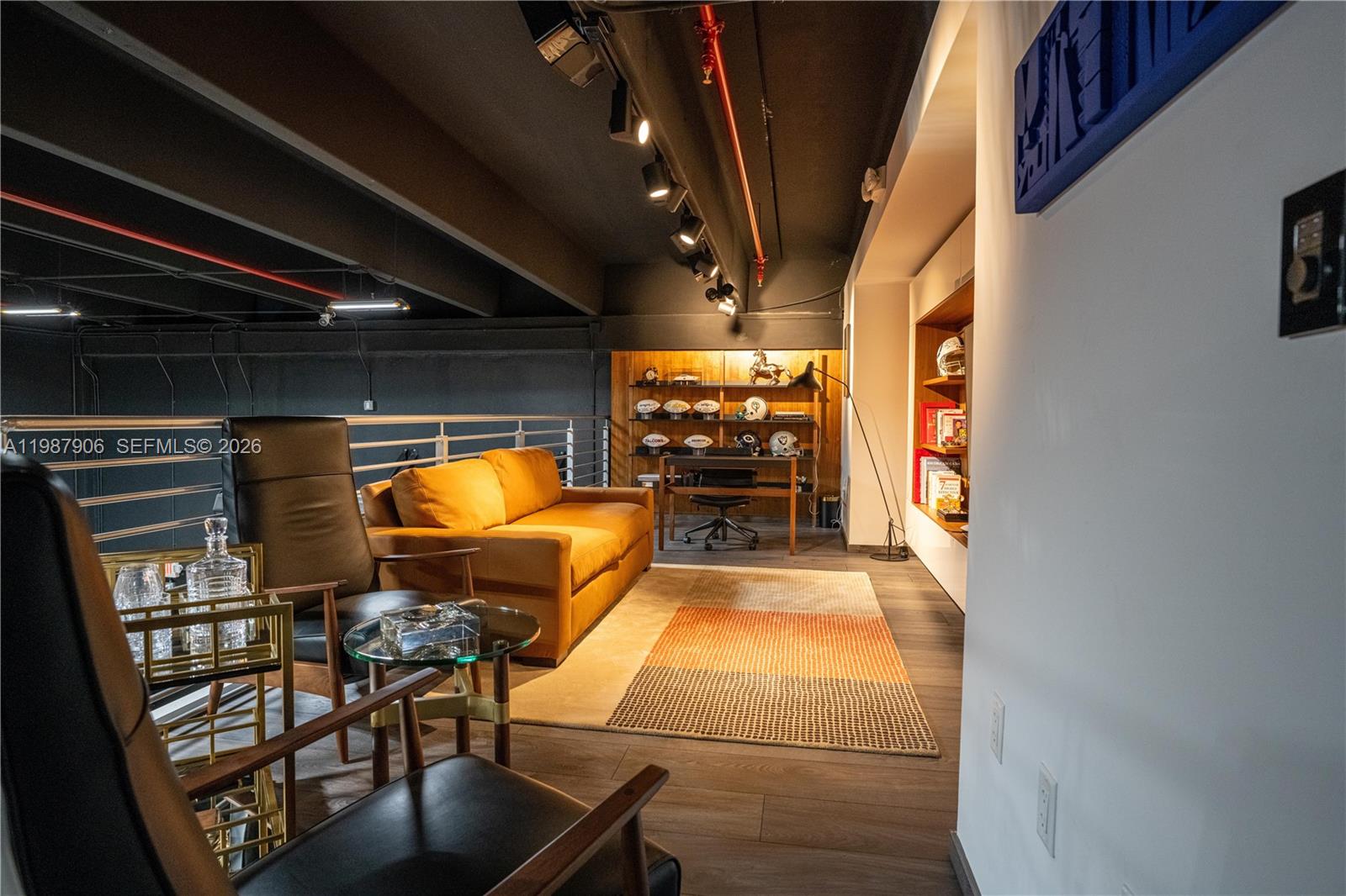 100  /   sq. ft. $ 2026-03-23 0 Photo