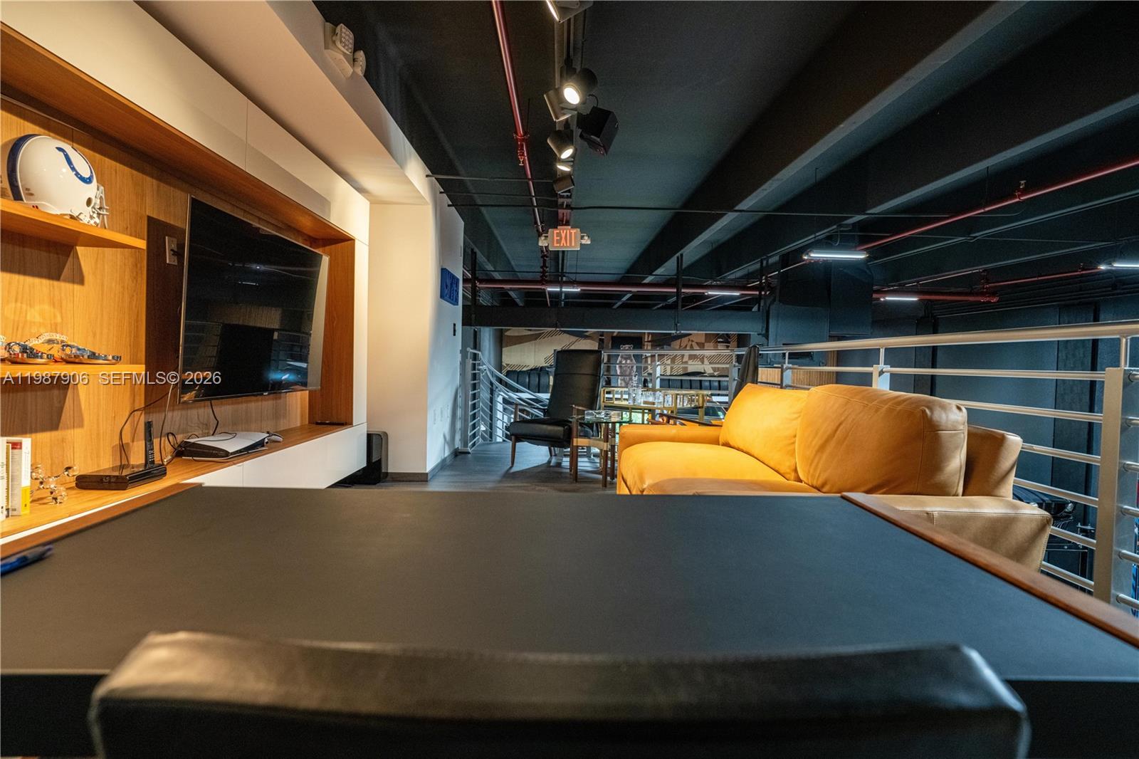 100  /   sq. ft. $ 2026-03-23 0 Photo