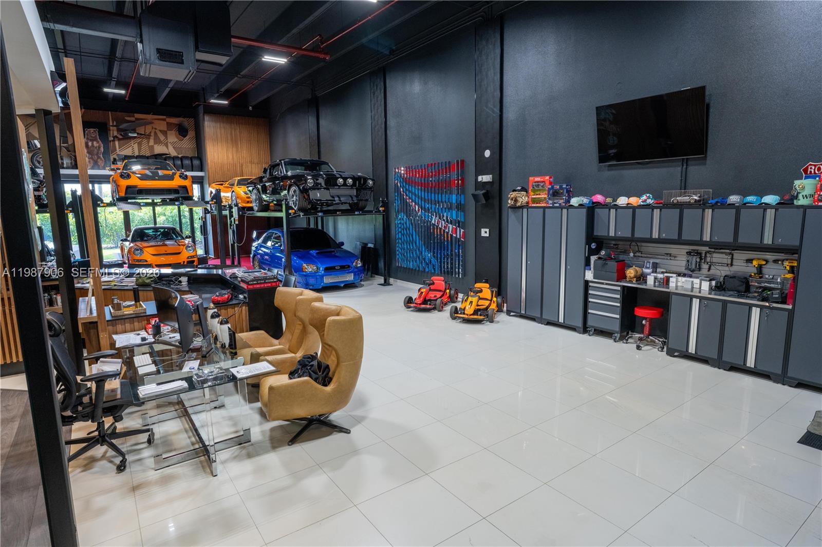 100  /   sq. ft. $ 2026-03-23 0 Photo